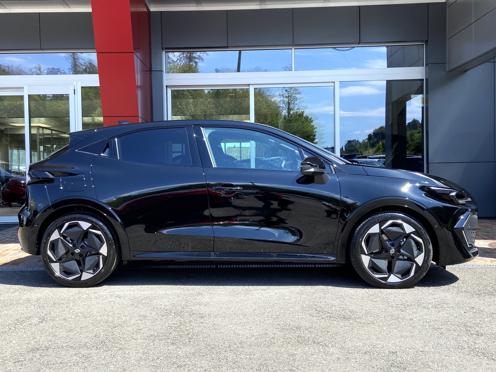 RENAULT Clio 1.8 E-Tech Techno-image-18