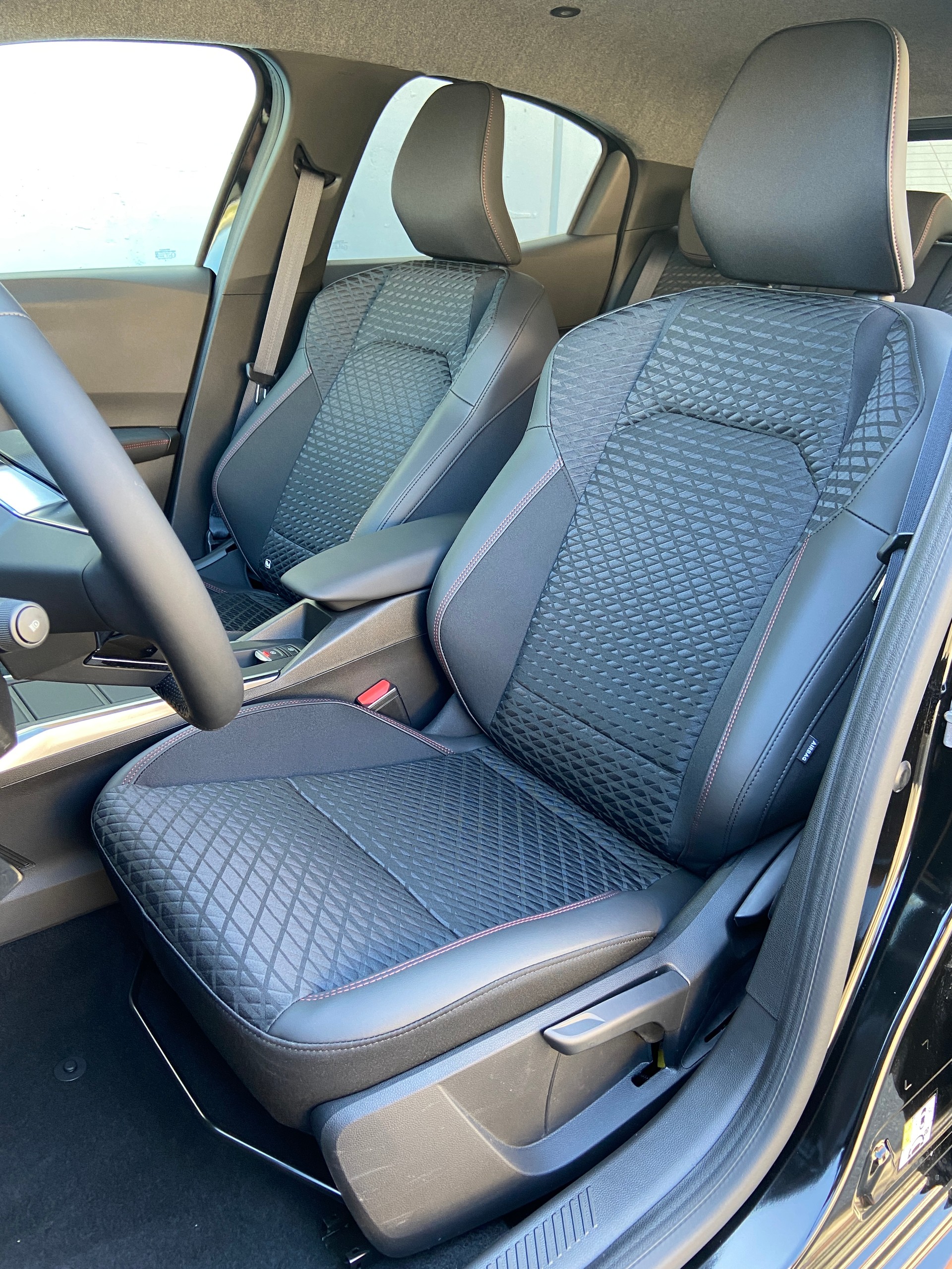 RENAULT Clio 1.8 E-Tech Techno-image-6