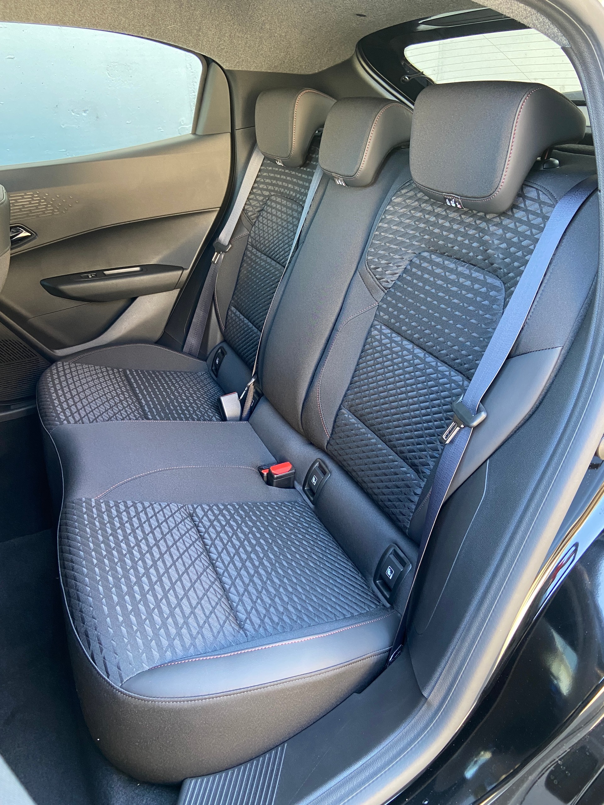 RENAULT Clio 1.8 E-Tech Techno-image-7