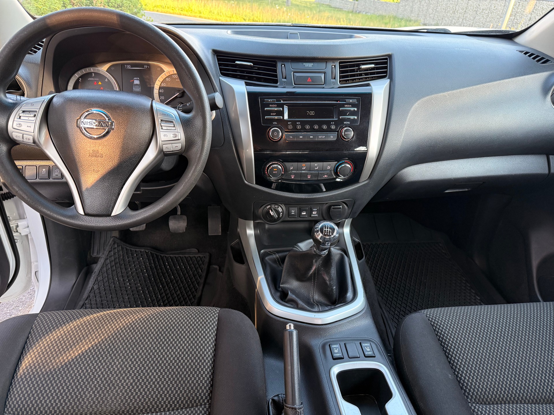 NISSAN Navara KC Acenta 4WD neue Alubrücke-image-8