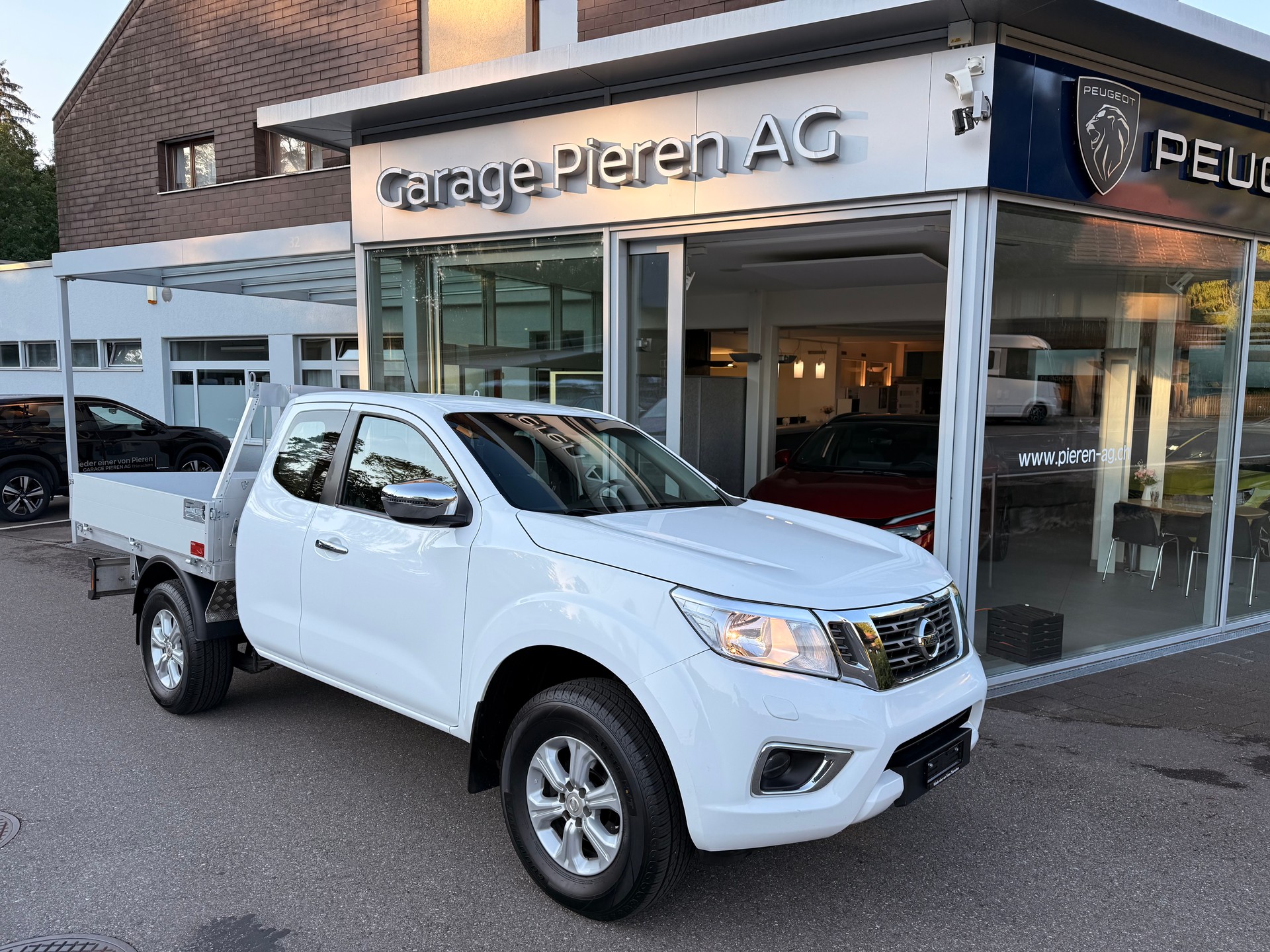 NISSAN Navara KC Acenta 4WD neue Alubrücke-image-0