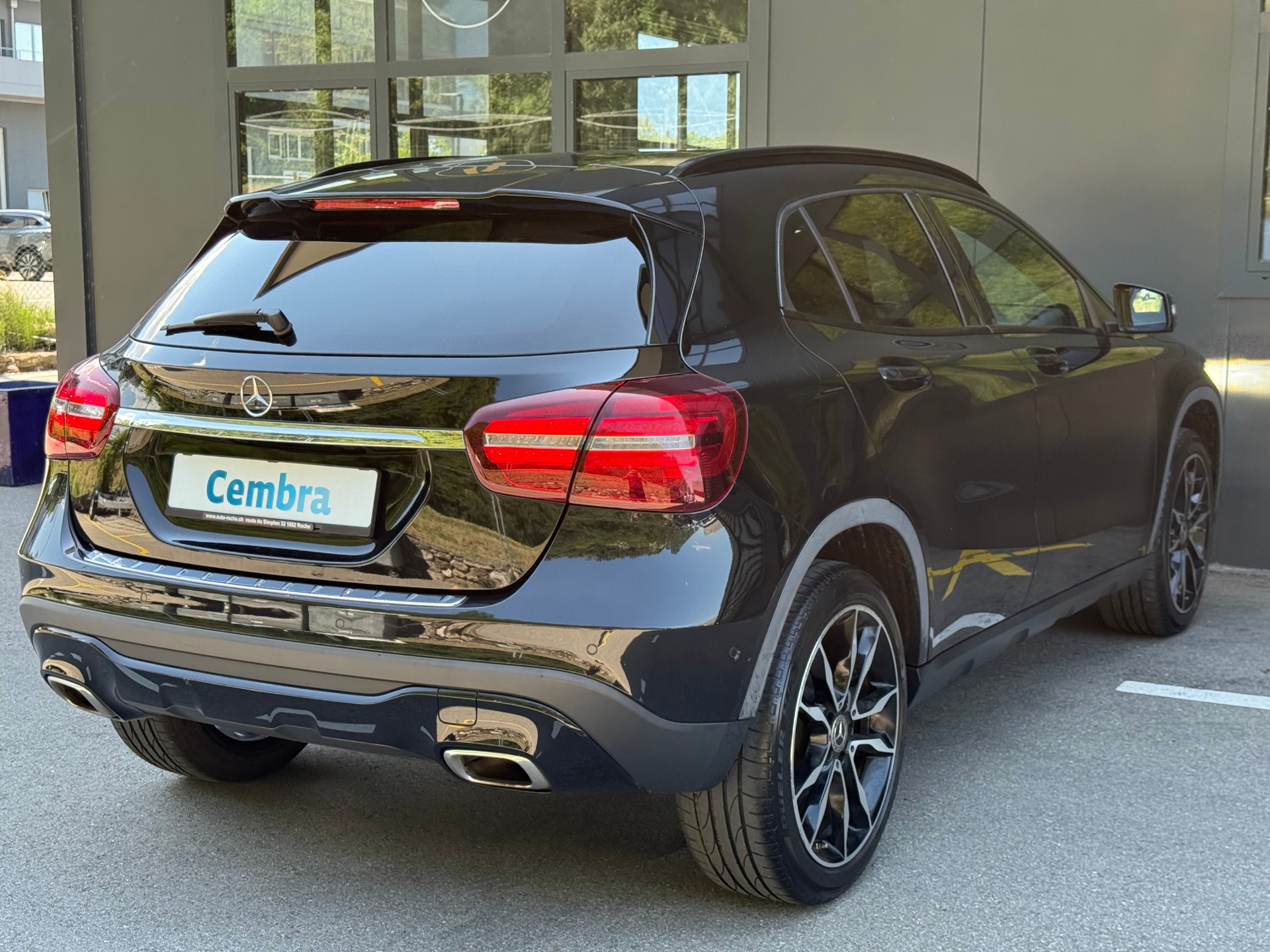 MERCEDES-BENZ GLA 200 Night Star 7G-DCT-image-4