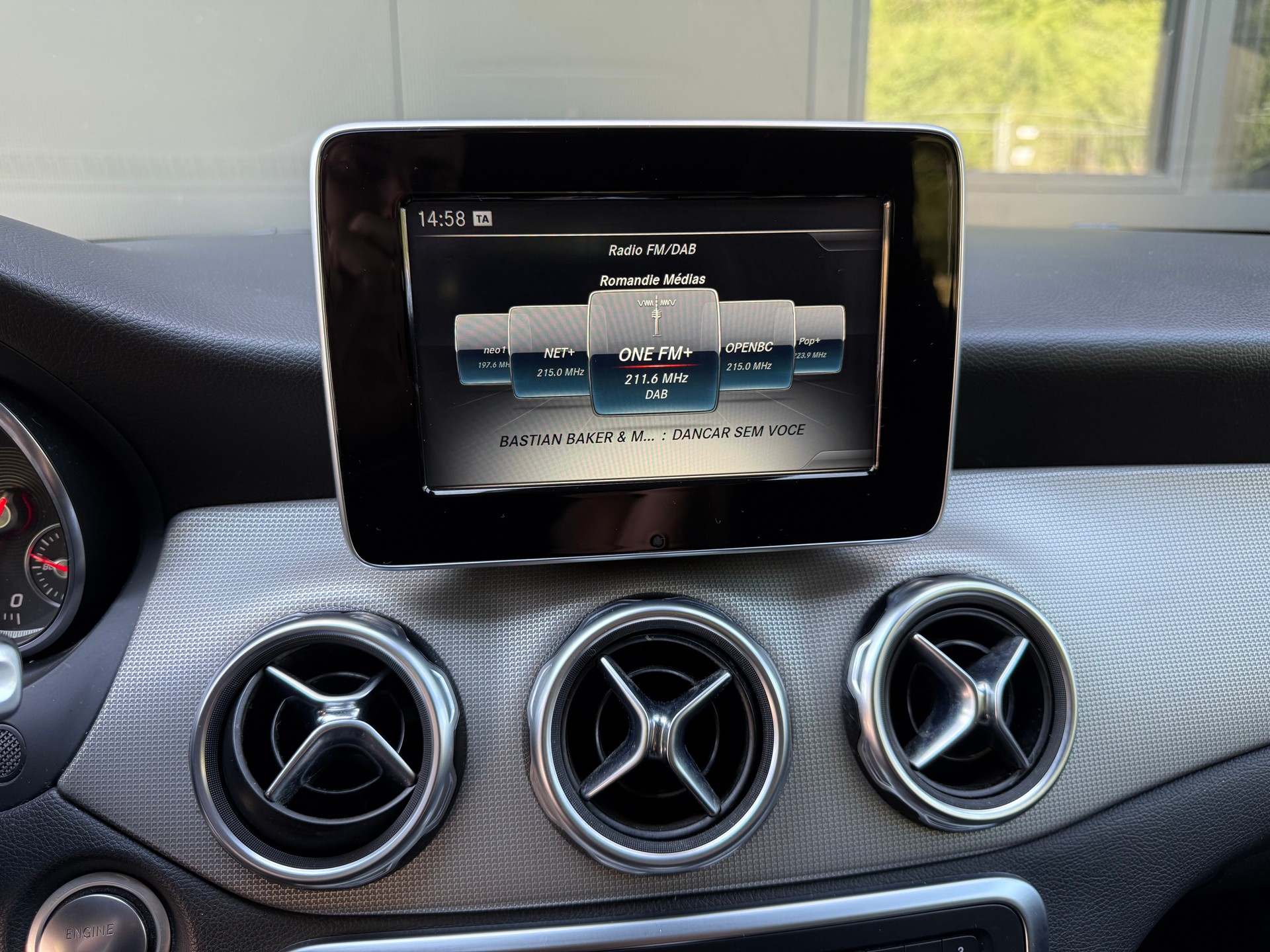 MERCEDES-BENZ GLA 200 Night Star 7G-DCT-image-7