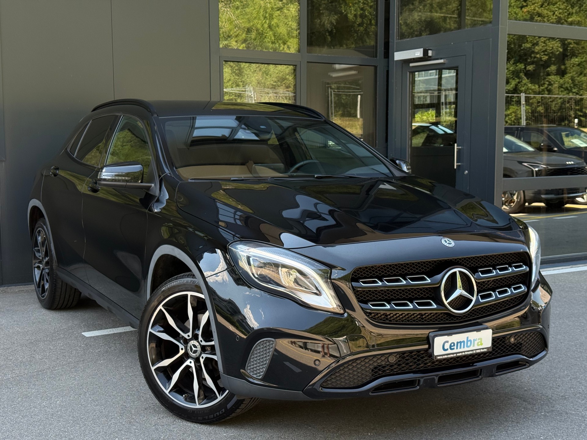 MERCEDES-BENZ GLA 200 Night Star 7G-DCT