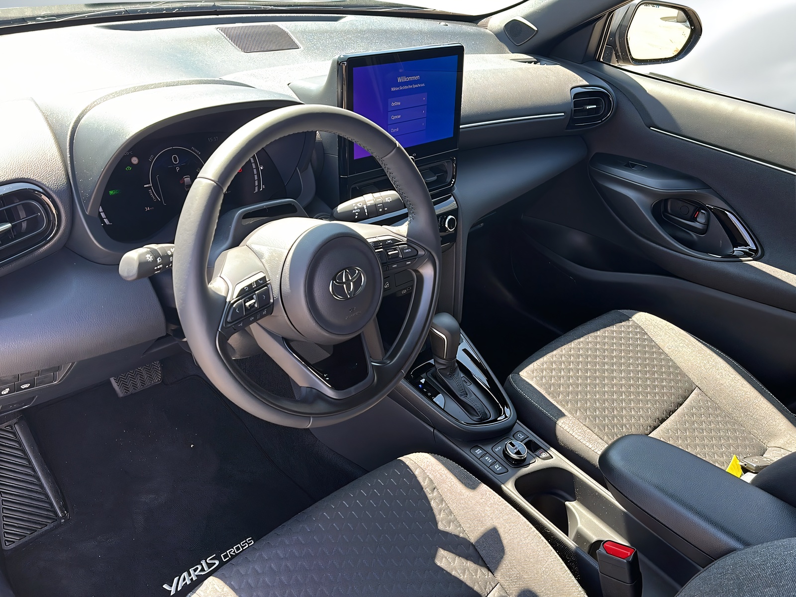 TOYOTA Yaris Cross 1.5 Trend AWDi e-CVT-image-4