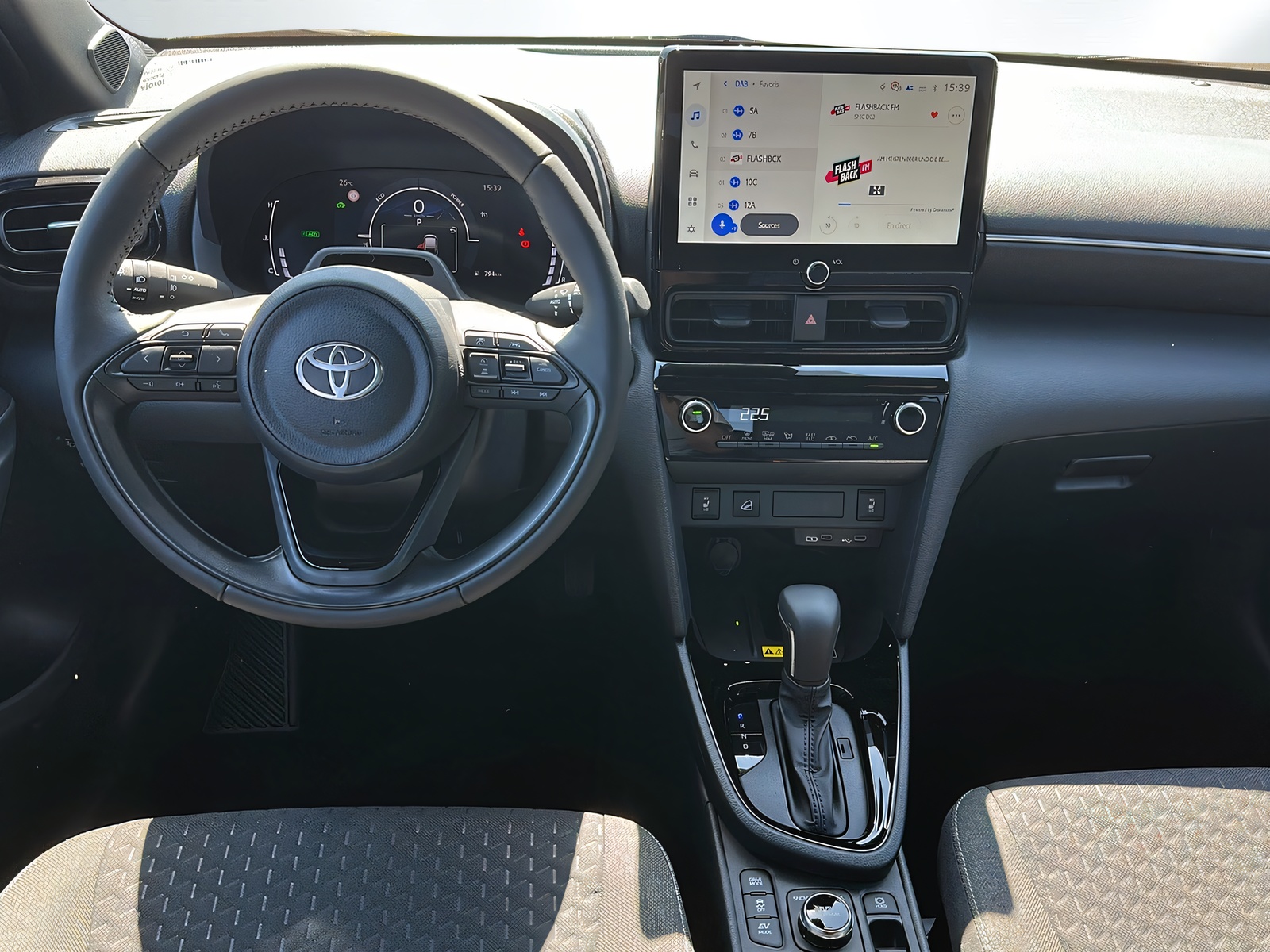 TOYOTA Yaris Cross 1.5 Trend AWDi e-CVT-image-5