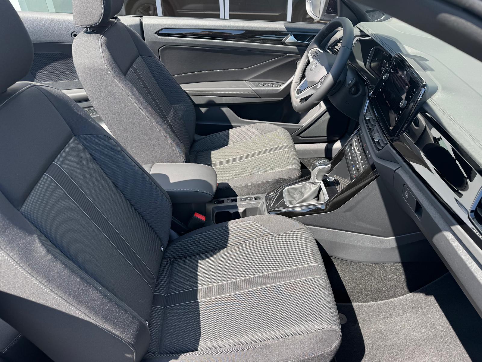VW T-Roc Cabriolet 1.5 TSI EVO Style DSG-image-2