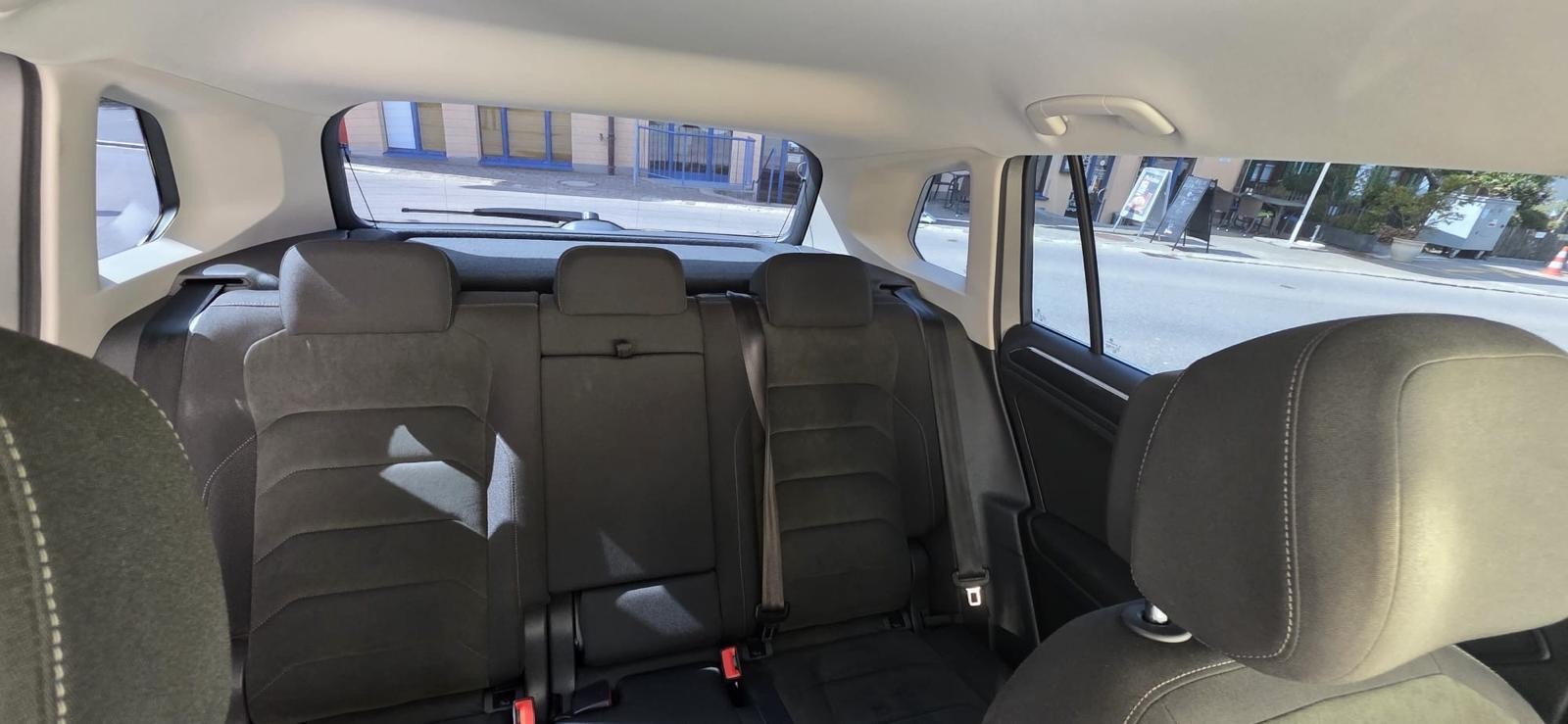 VW Tiguan 2.0 TDI SCR Comfortline 4Motion DSG-image-1