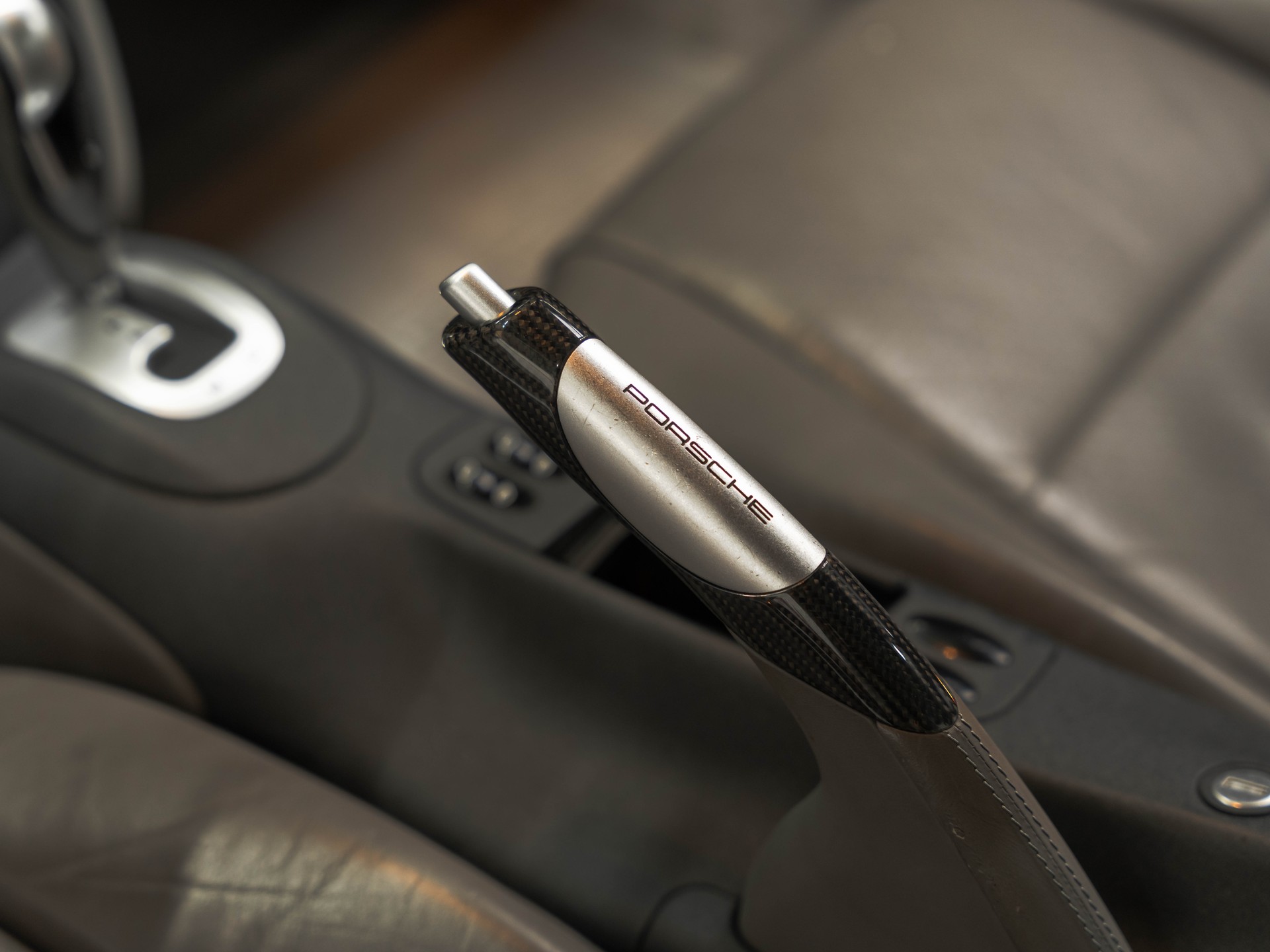 PORSCHE 911 Carrera 4-image-16