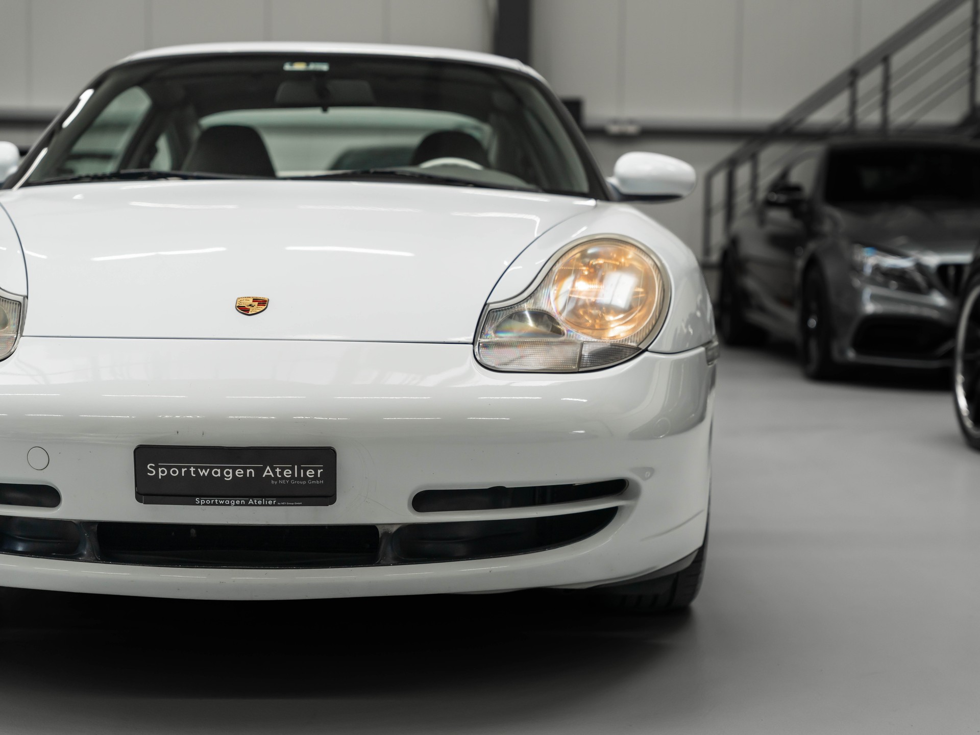 PORSCHE 911 Carrera 4-image-12