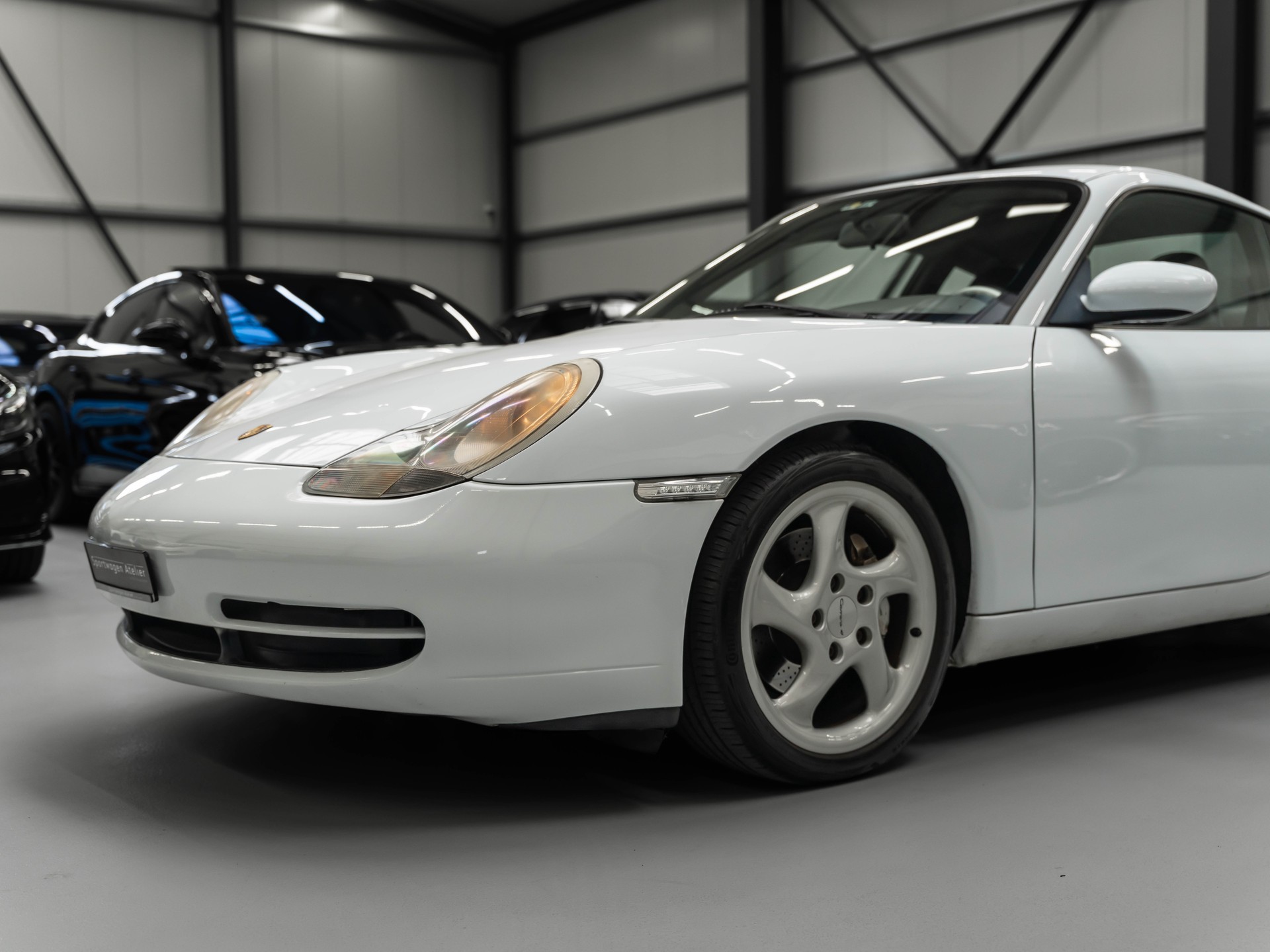 PORSCHE 911 Carrera 4-image-11