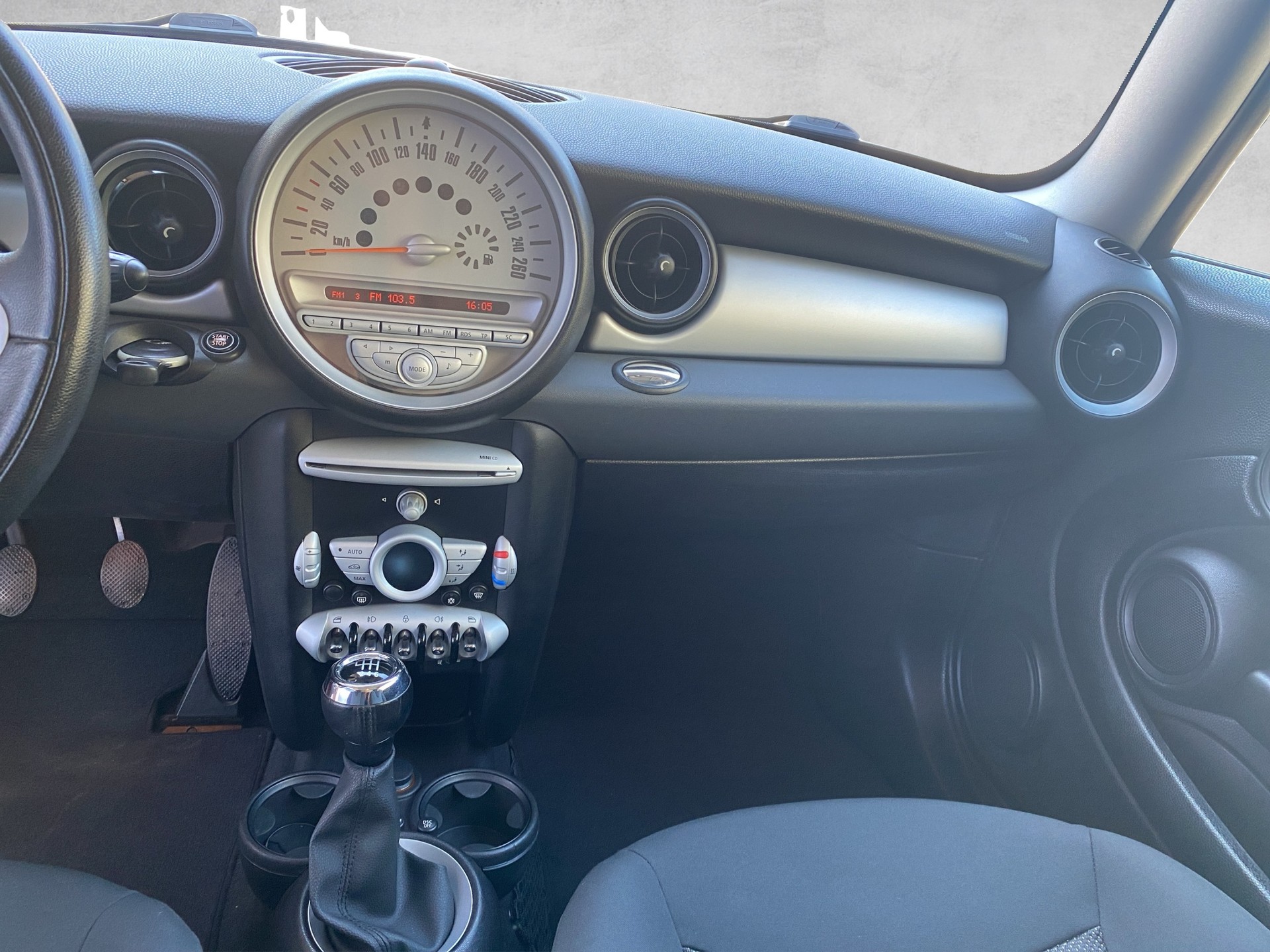 MINI Cooper-image-10