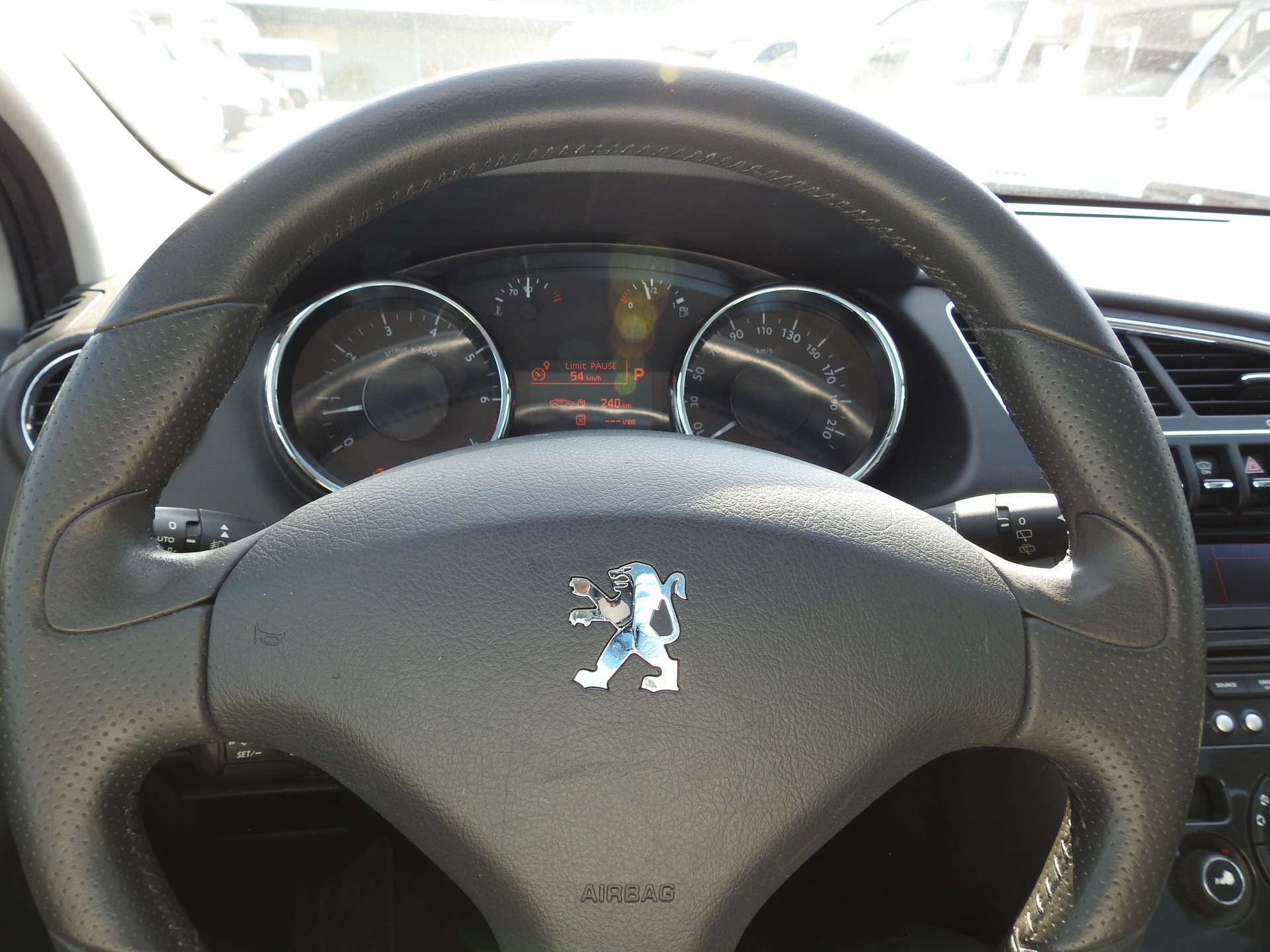 PEUGEOT 3008 1.6 16V T Sport Pack Tiptronic-image-25