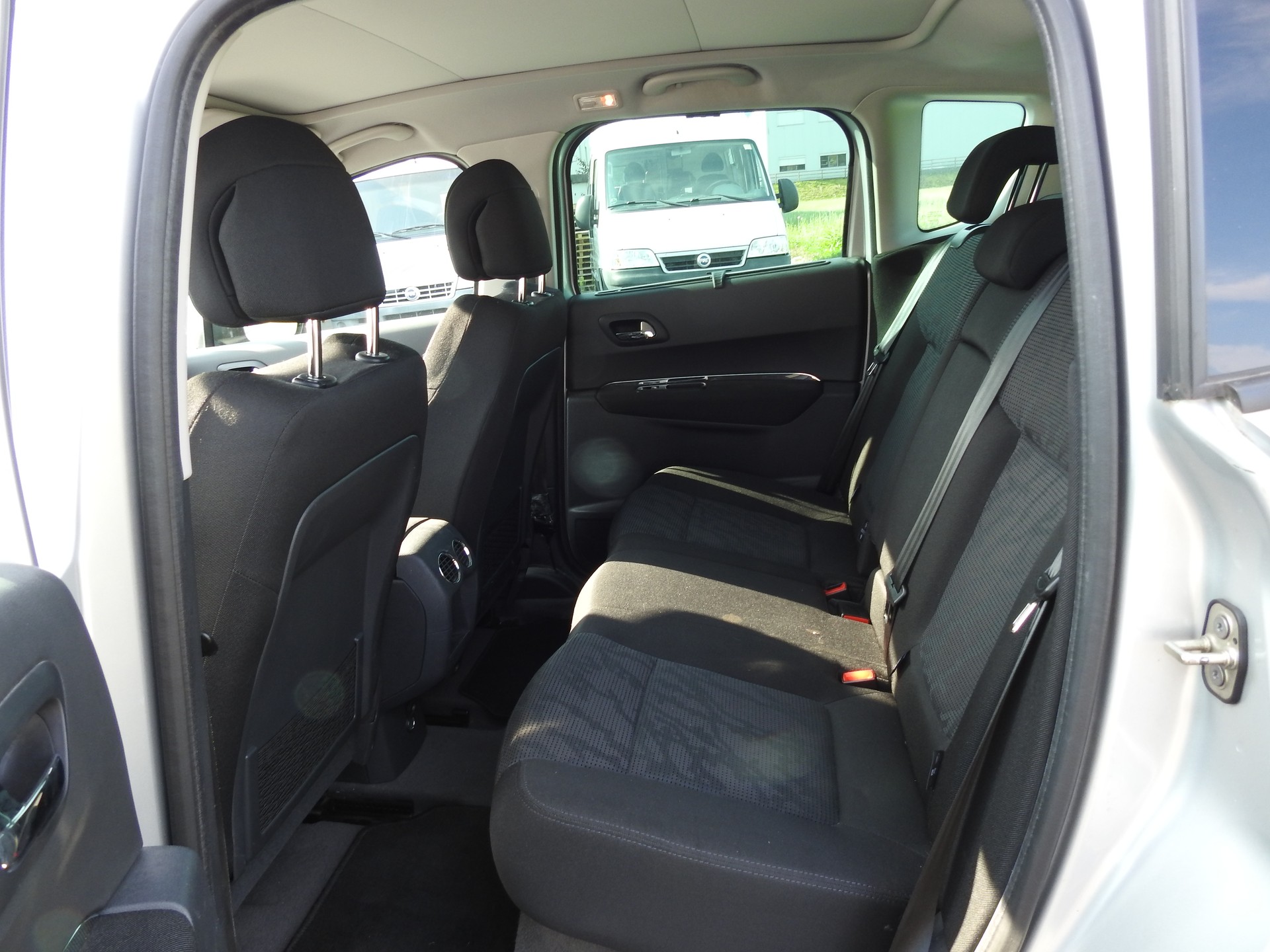 PEUGEOT 3008 1.6 16V T Sport Pack Tiptronic-image-13