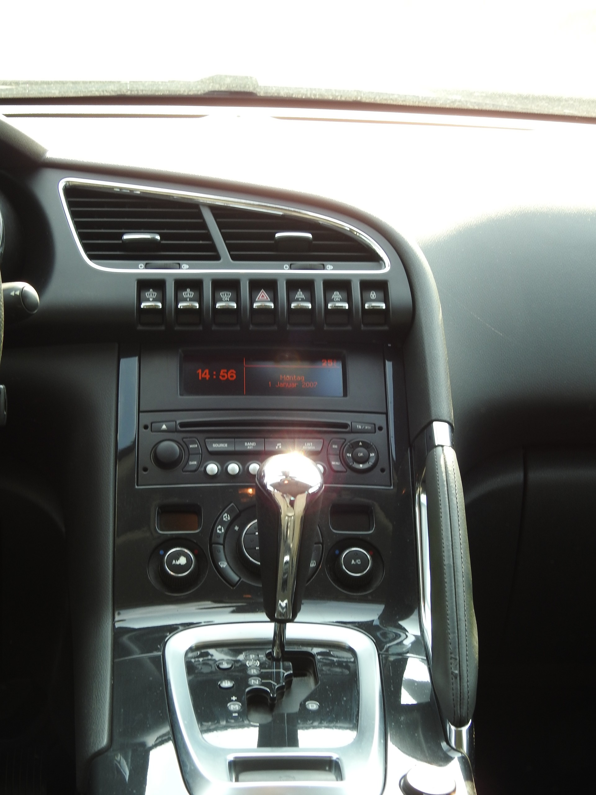 PEUGEOT 3008 1.6 16V T Sport Pack Tiptronic-image-16