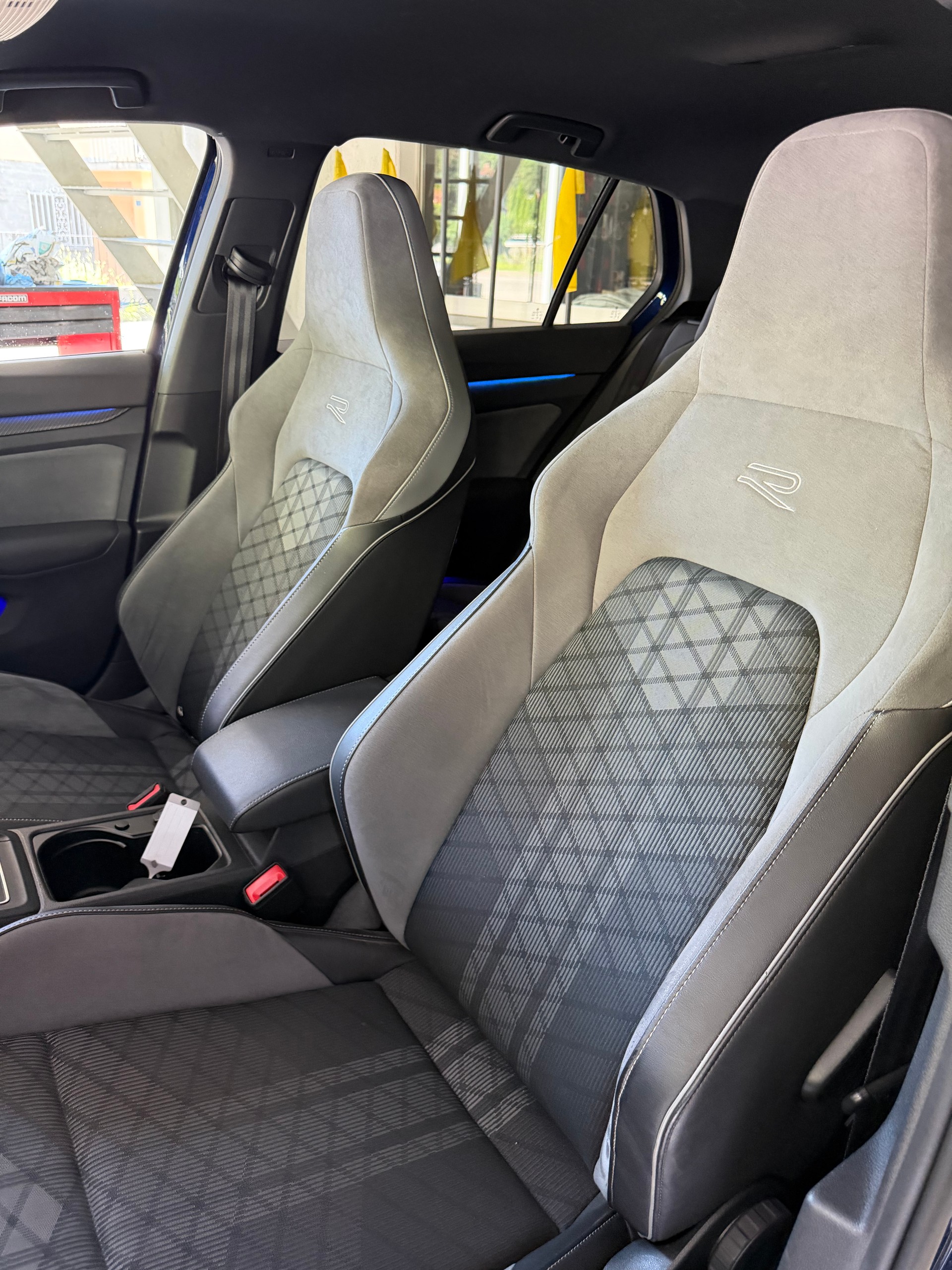 VW Golf 1.5 eTSI mHEV ACT R-Line DSG-image-10