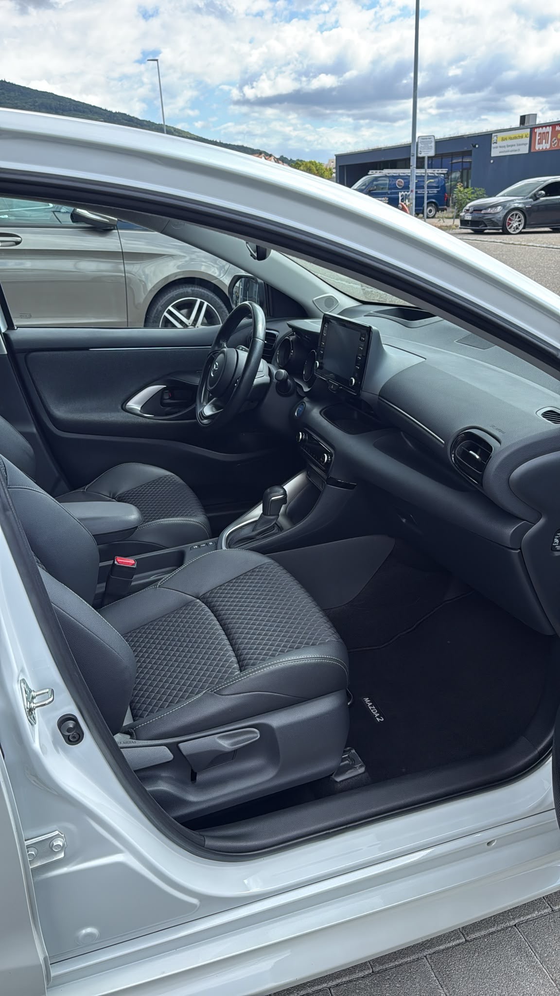 MAZDA 2 Hybrid Select-image-10