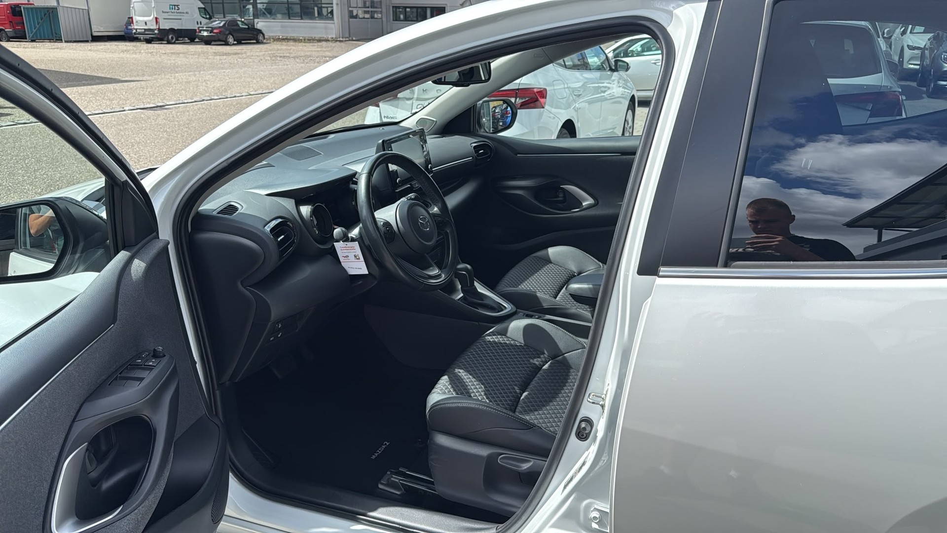 MAZDA 2 Hybrid Select-image-9