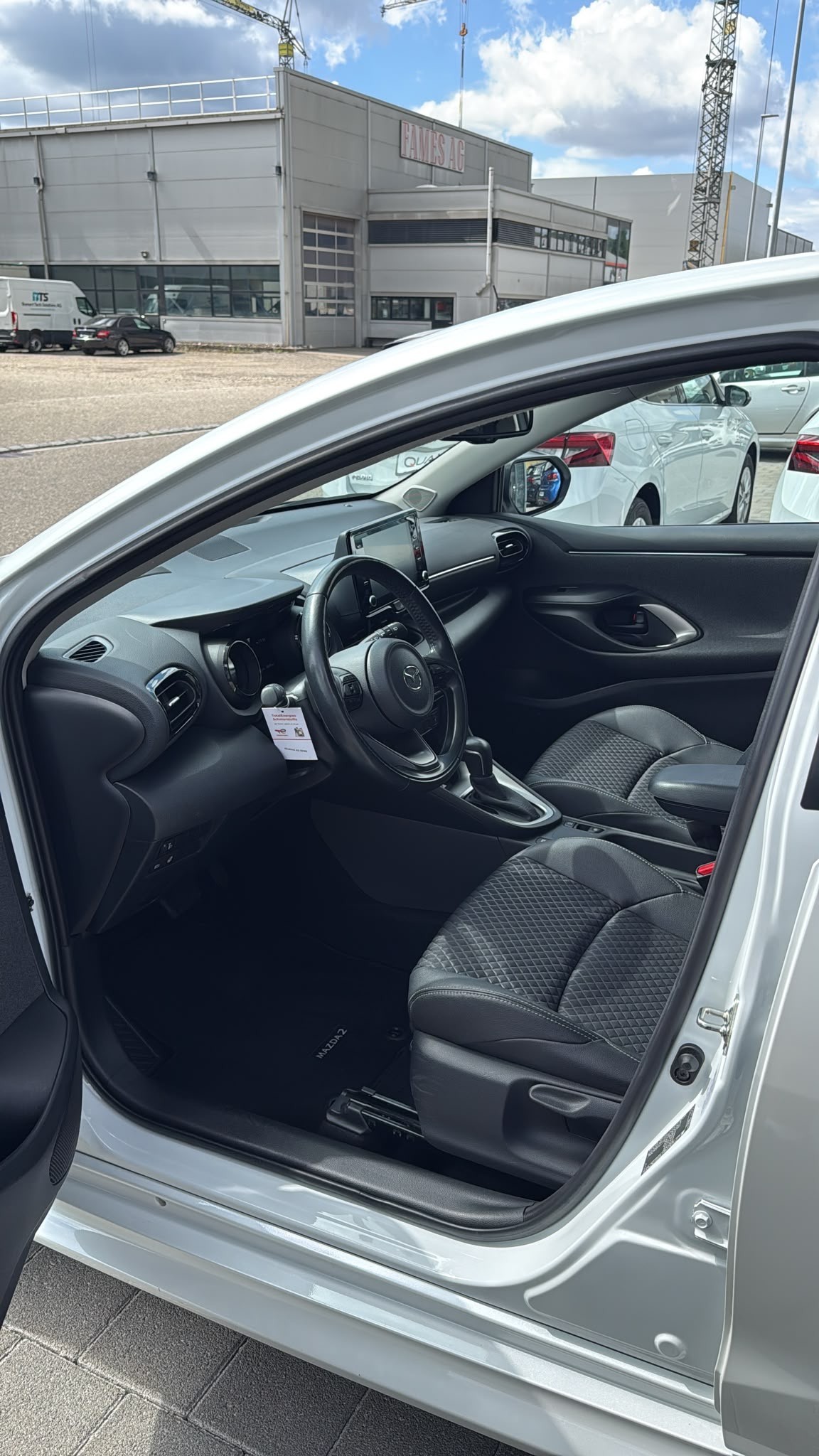 MAZDA 2 Hybrid Select-image-12