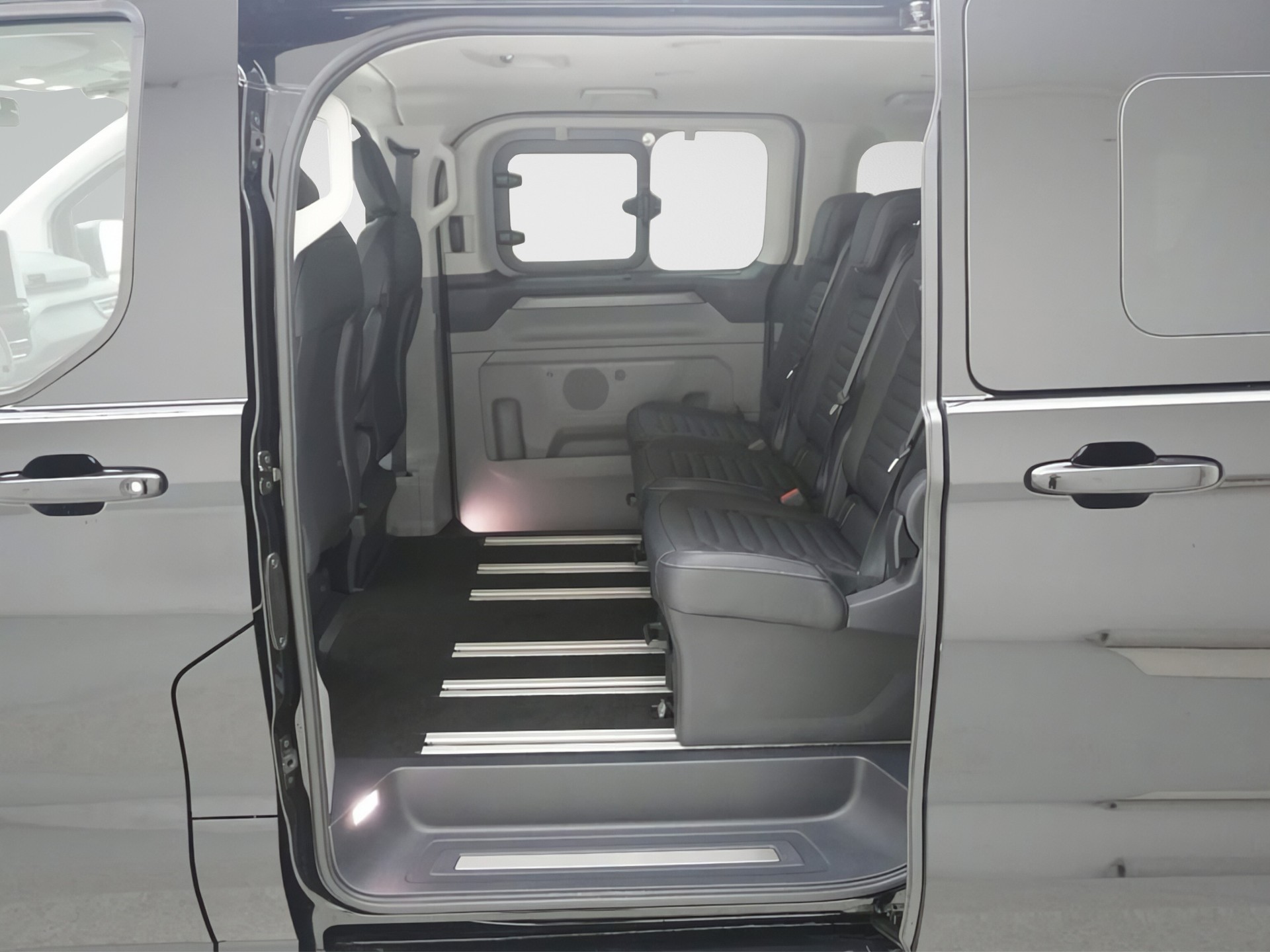 FORD Tourneo Custom 320 L2 2.0 EcoBlue 170 Titanium X-image-10