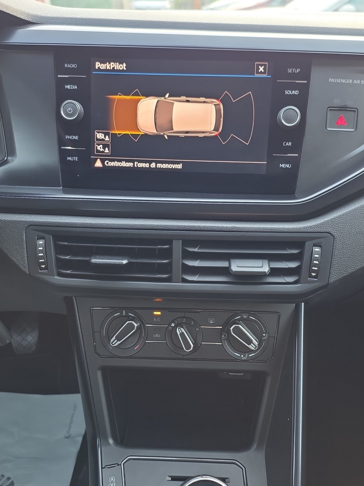 VW Polo 1.0 BMT Trendline-image-9