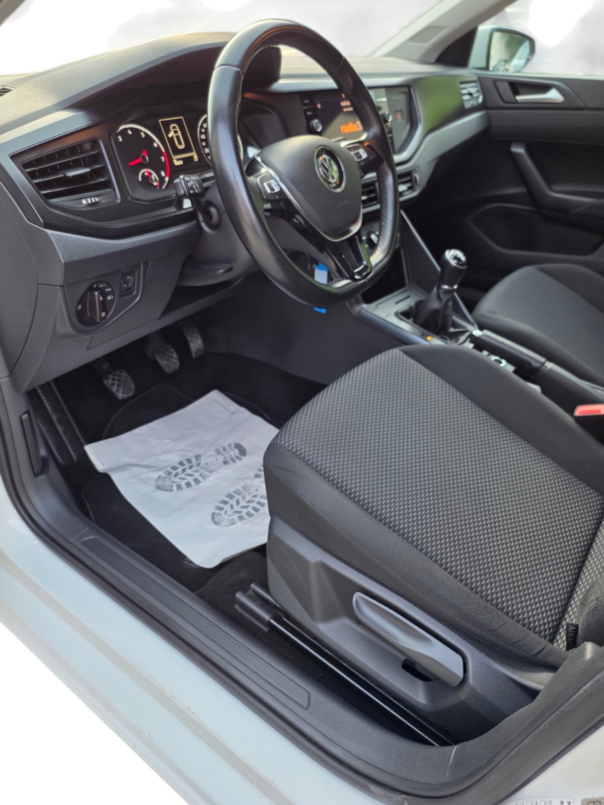 VW Polo 1.0 BMT Trendline-image-10