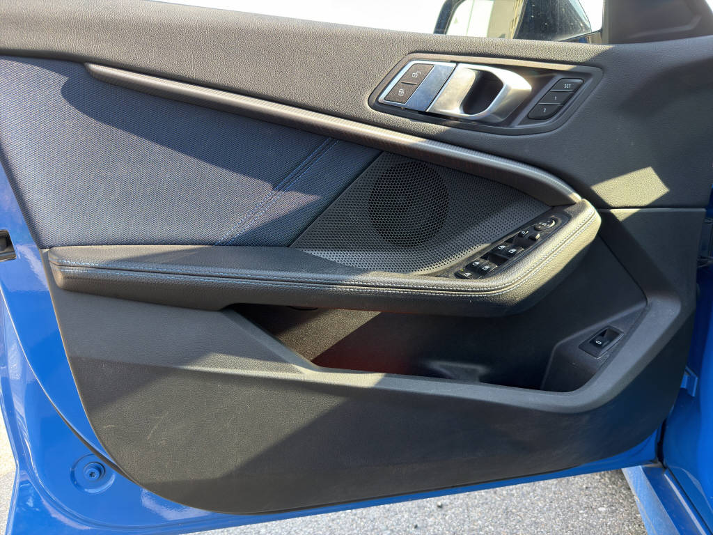 BMW 120d xDrive-image-10