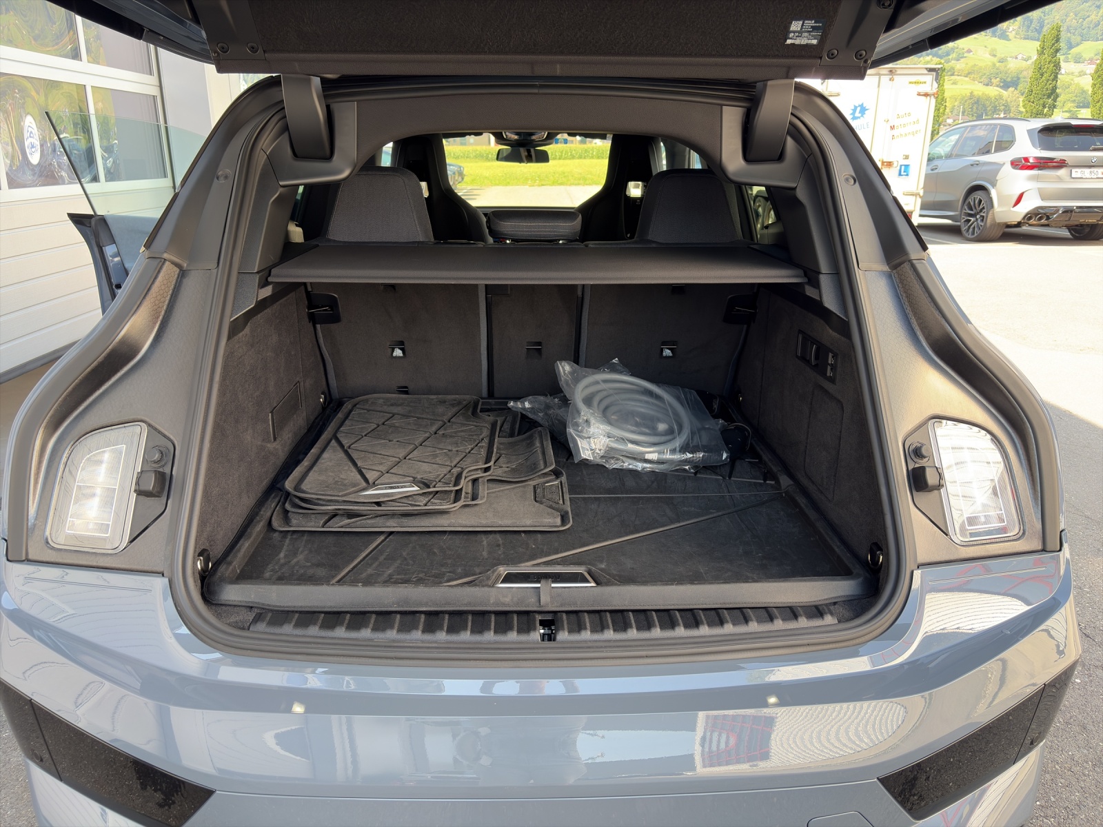 BMW iX xDrive40-image-19