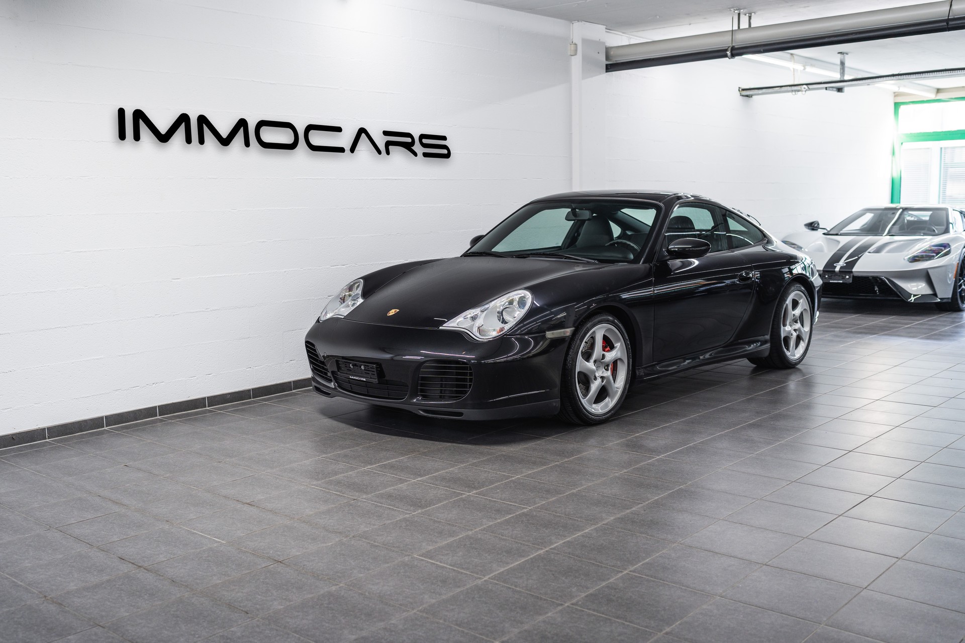 PORSCHE 911 Carrera 4S Manual + sport seats-image-0