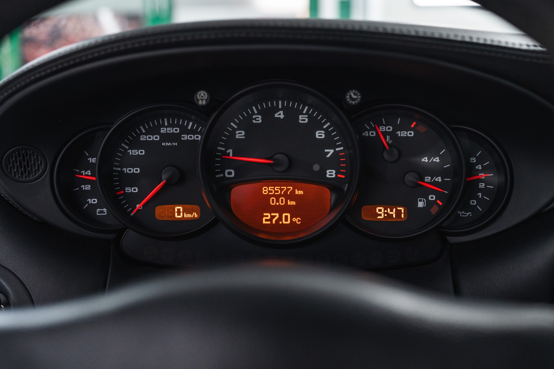 PORSCHE 911 Carrera 4S Manual + sport seats-image-11