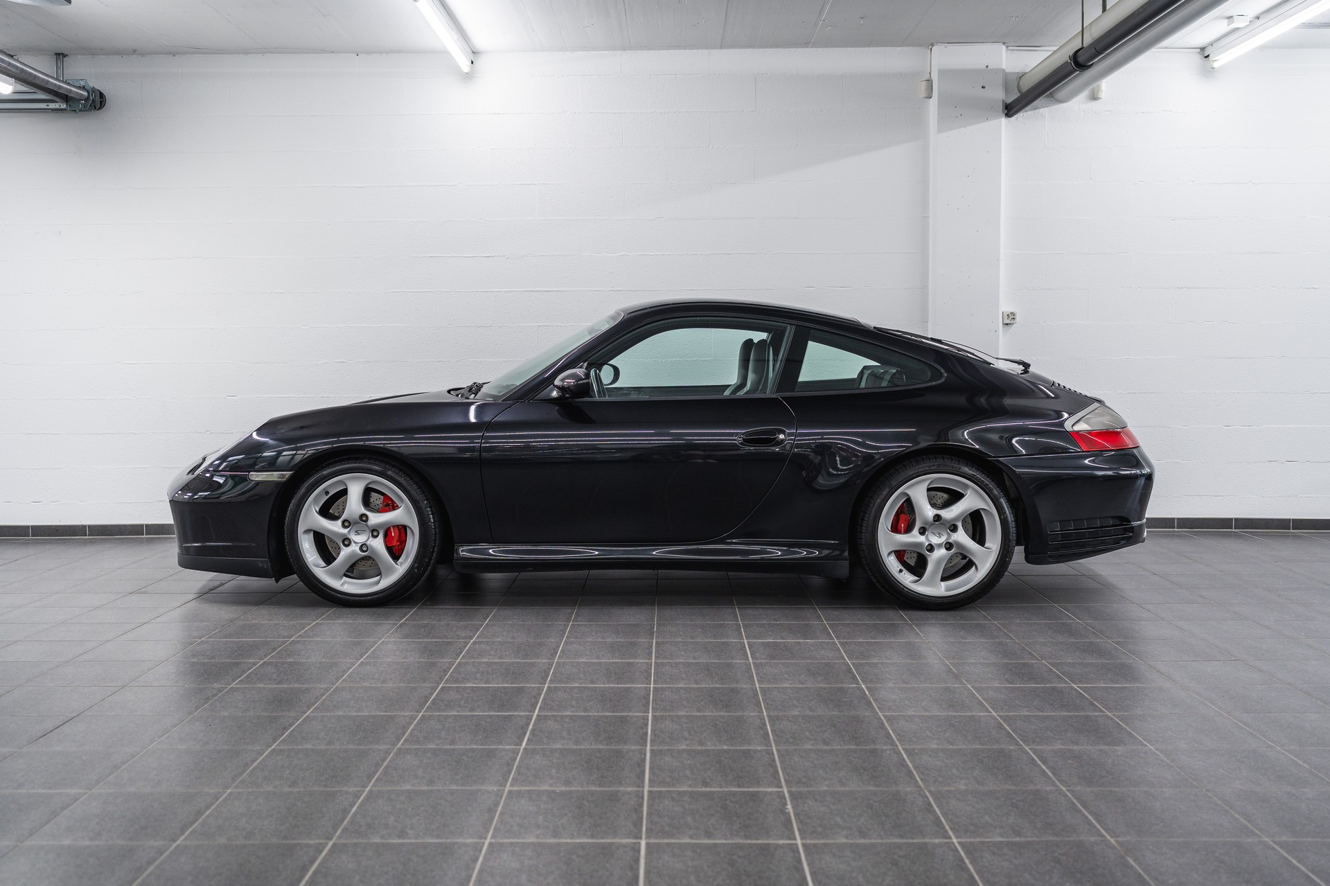 PORSCHE 911 Carrera 4S Manual + sport seats-image-3