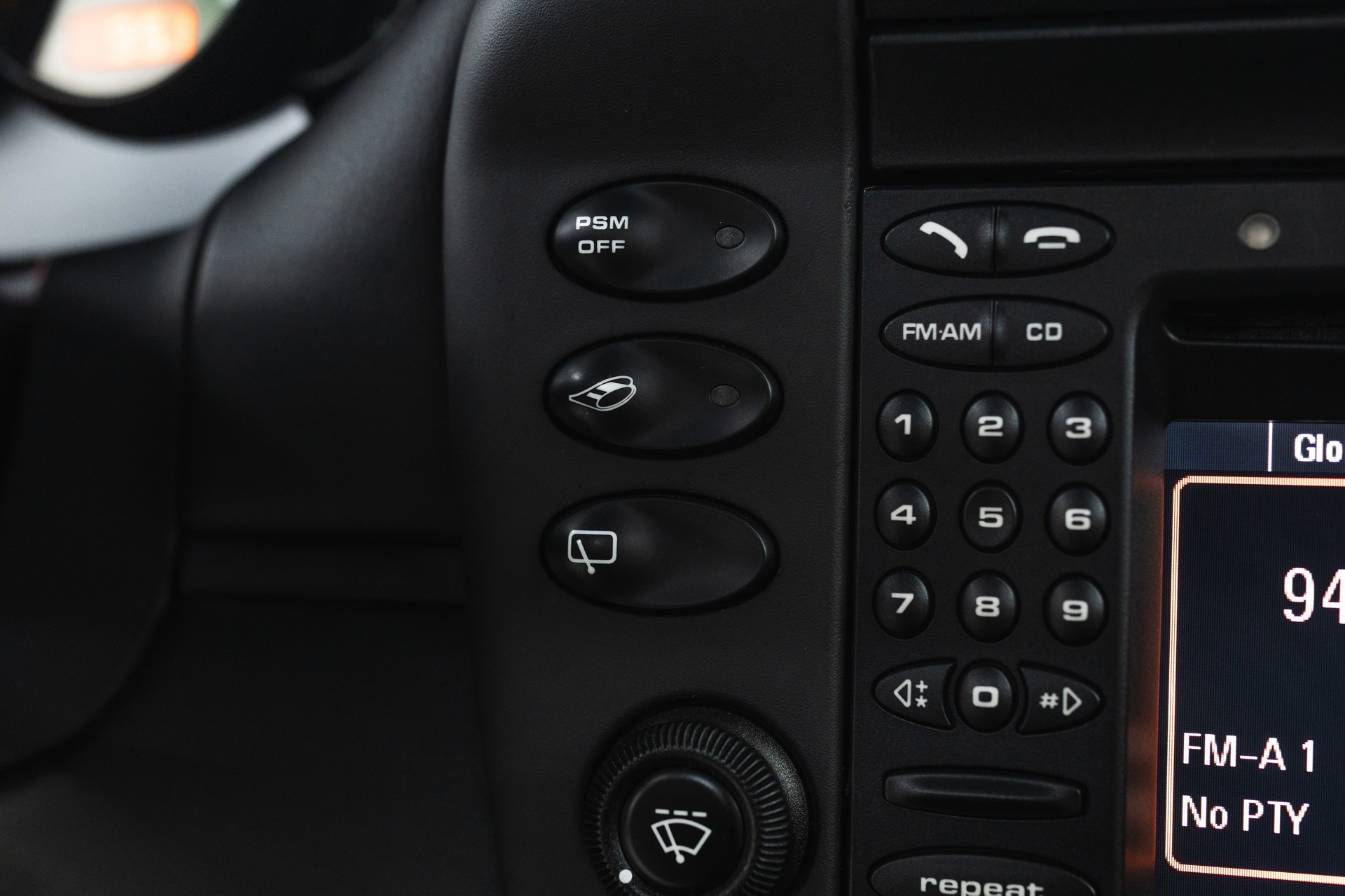 PORSCHE 911 Carrera 4S Manual + sport seats-image-14
