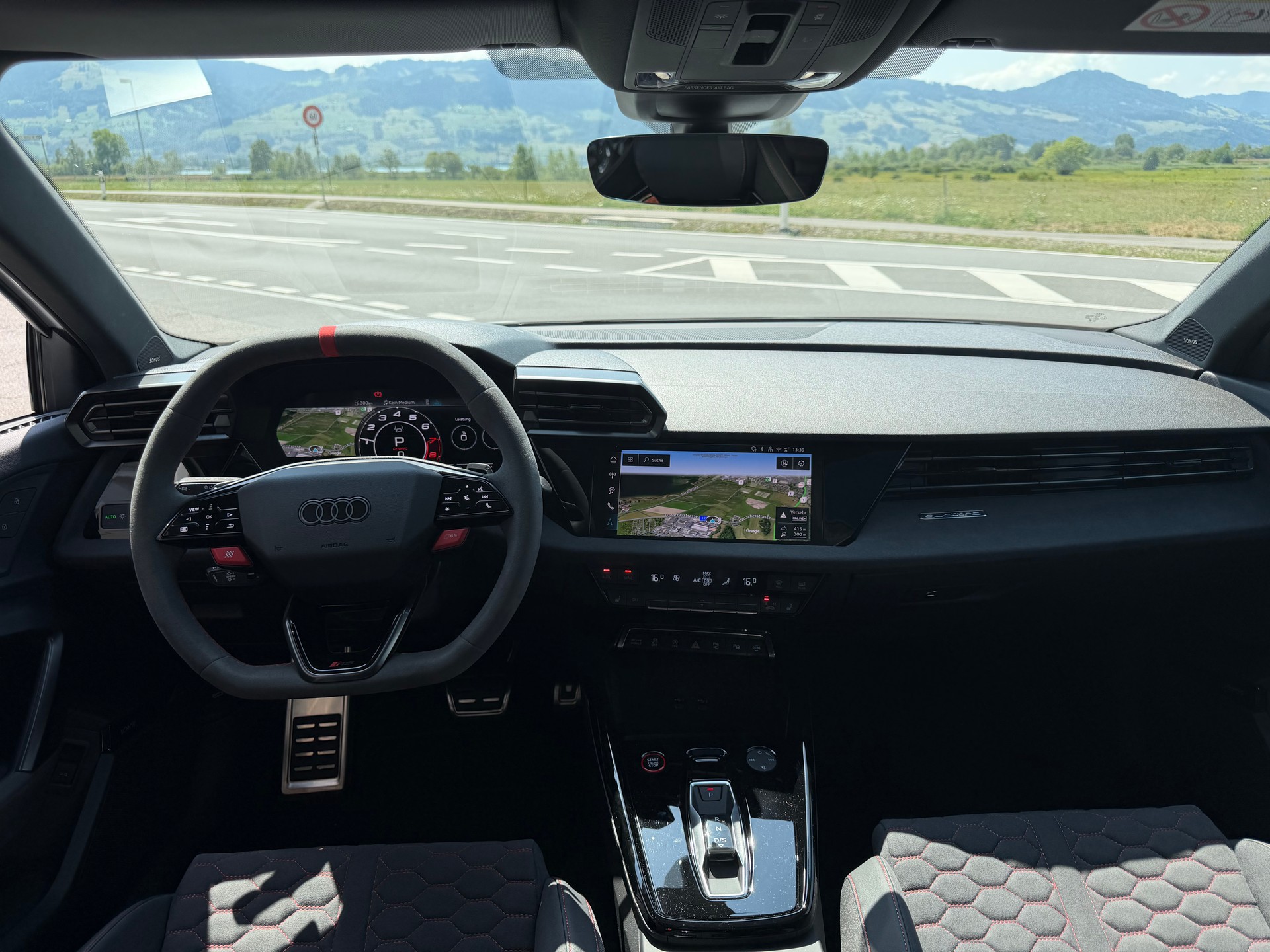 AUDI RS3 Sportback 2.5 TSI quattro S-tronic-image-9