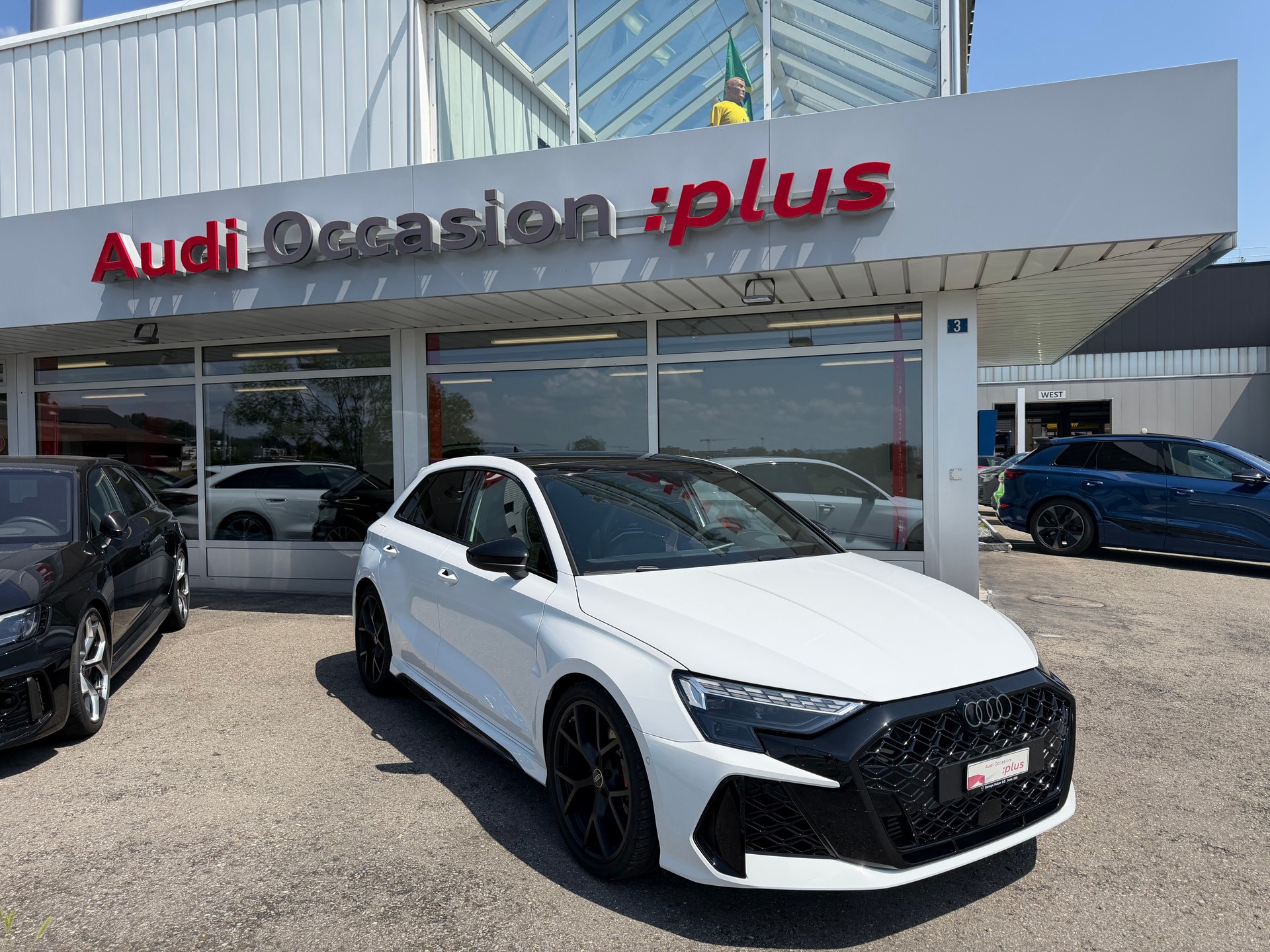 AUDI RS3 Sportback 2.5 TSI quattro S-tronic-image-0