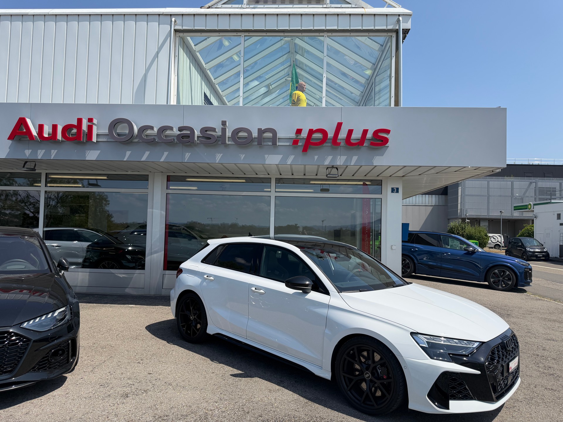 AUDI RS3 Sportback 2.5 TSI quattro S-tronic-image-1