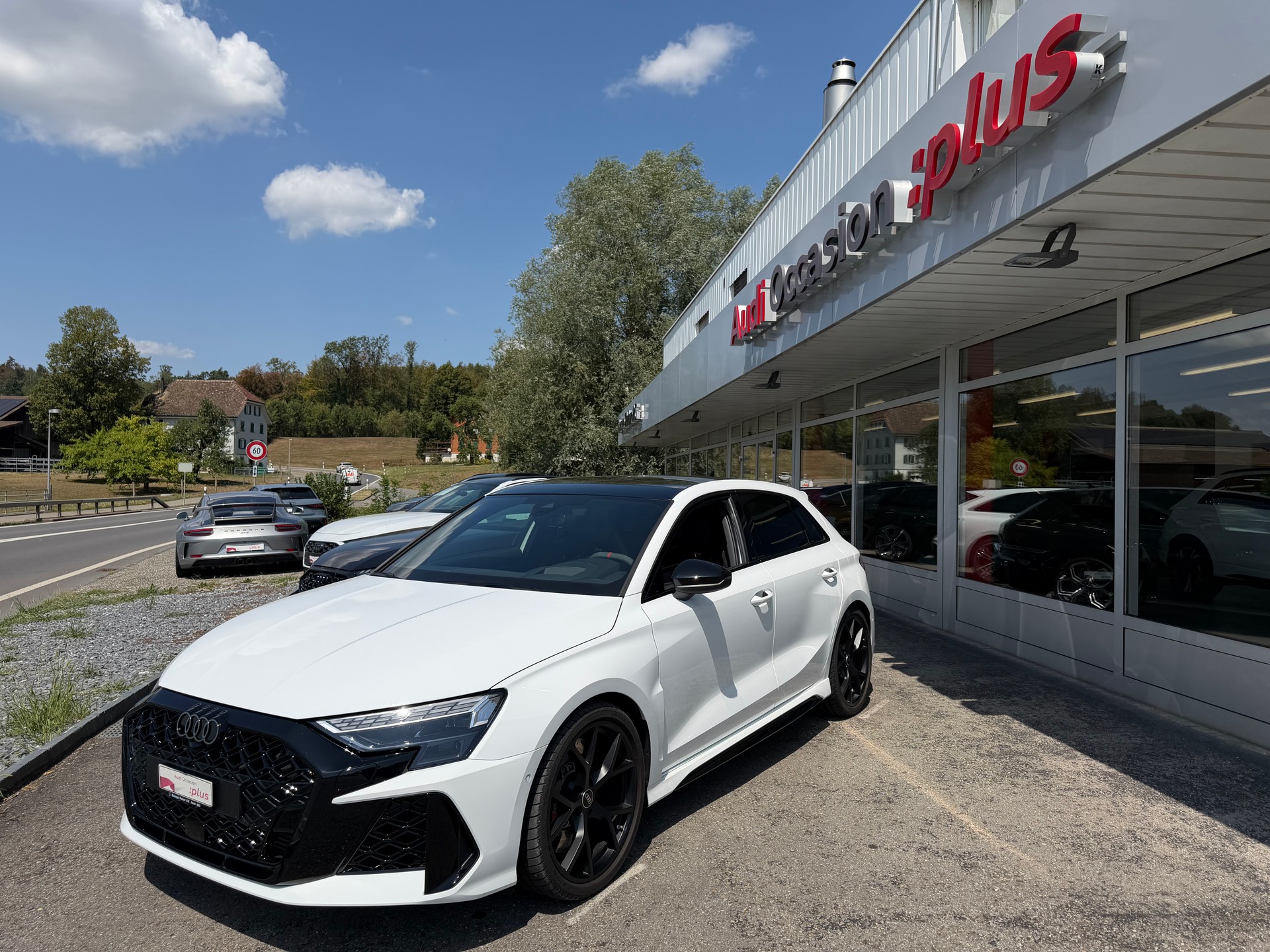 AUDI RS3 Sportback 2.5 TSI quattro S-tronic-image-7
