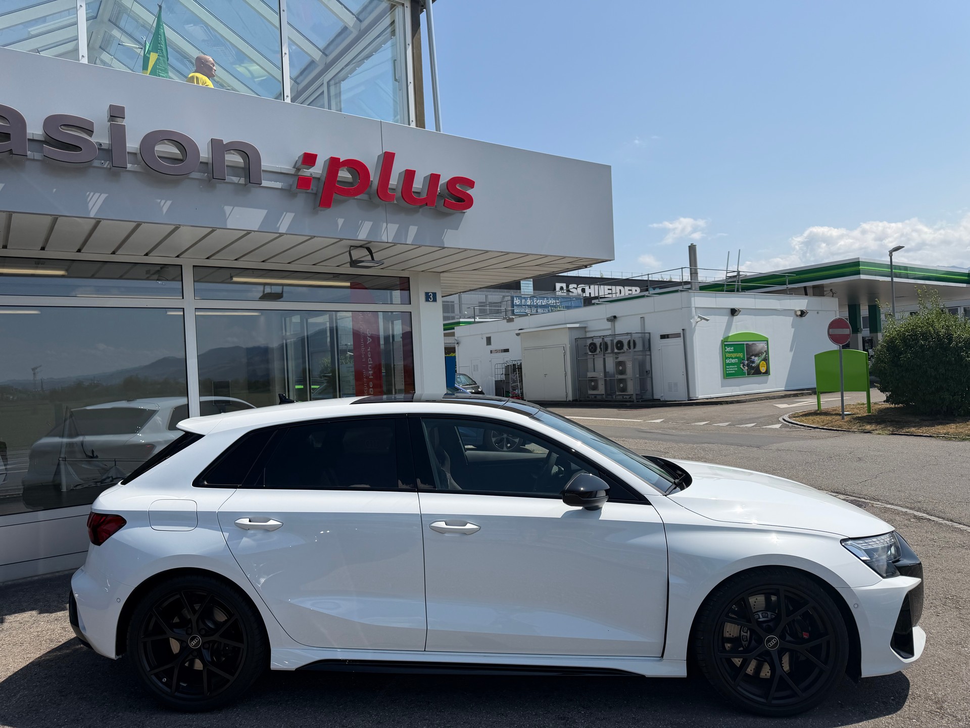 AUDI RS3 Sportback 2.5 TSI quattro S-tronic-image-4