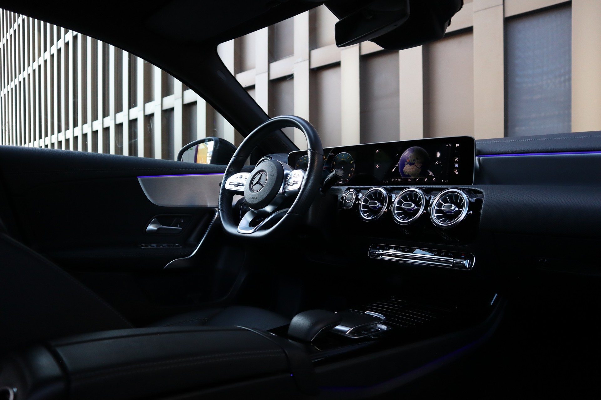MERCEDES-BENZ A 250 AMG Line 7G-DCT-image-10