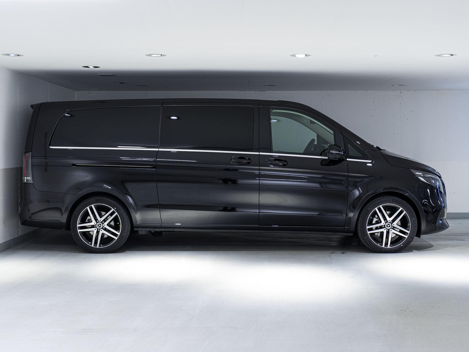 MERCEDES-BENZ V 300 d 4MATIC AVANTGARDE Extralang-image-1