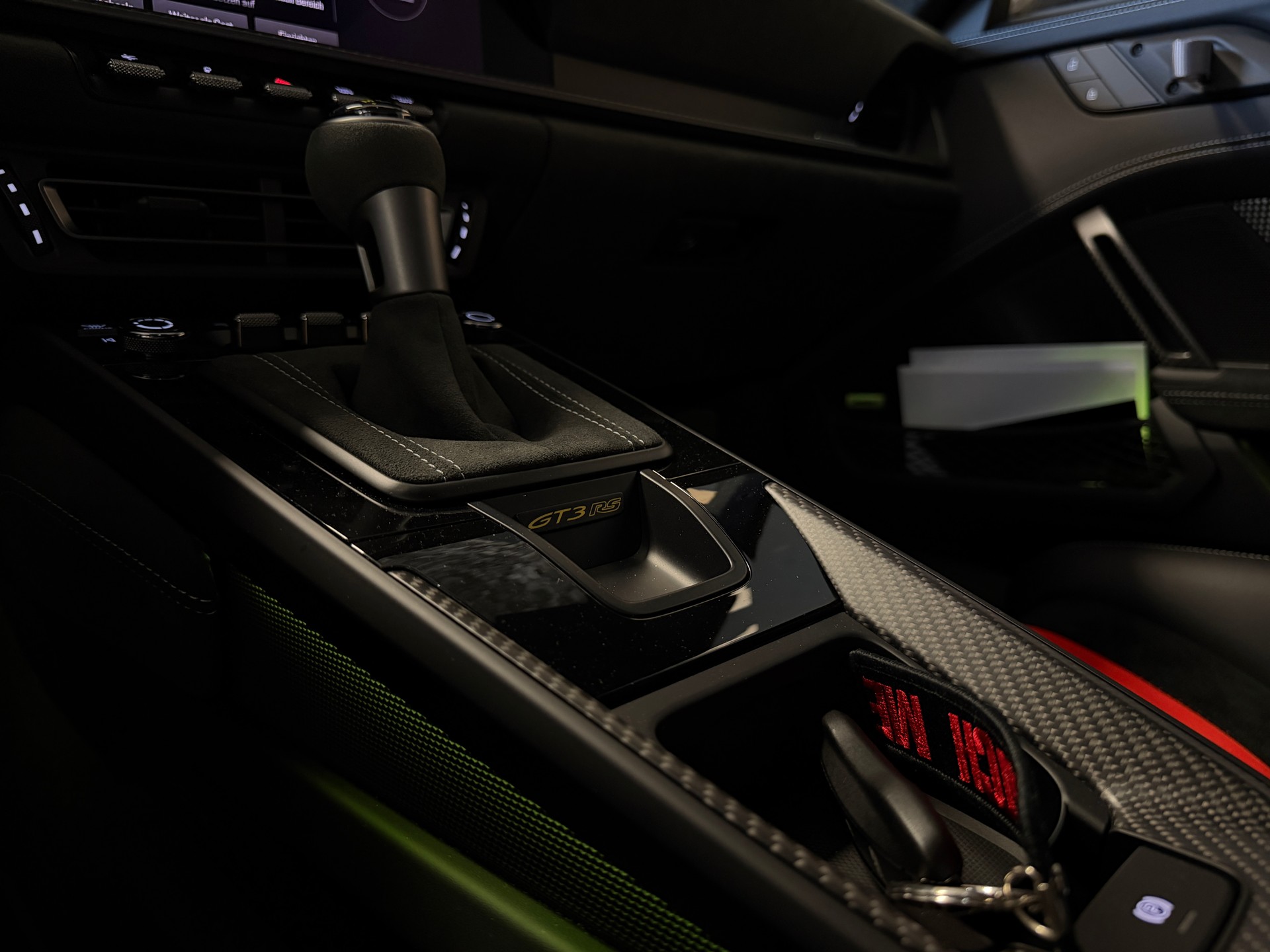 PORSCHE 911 GT3 RS-image-22