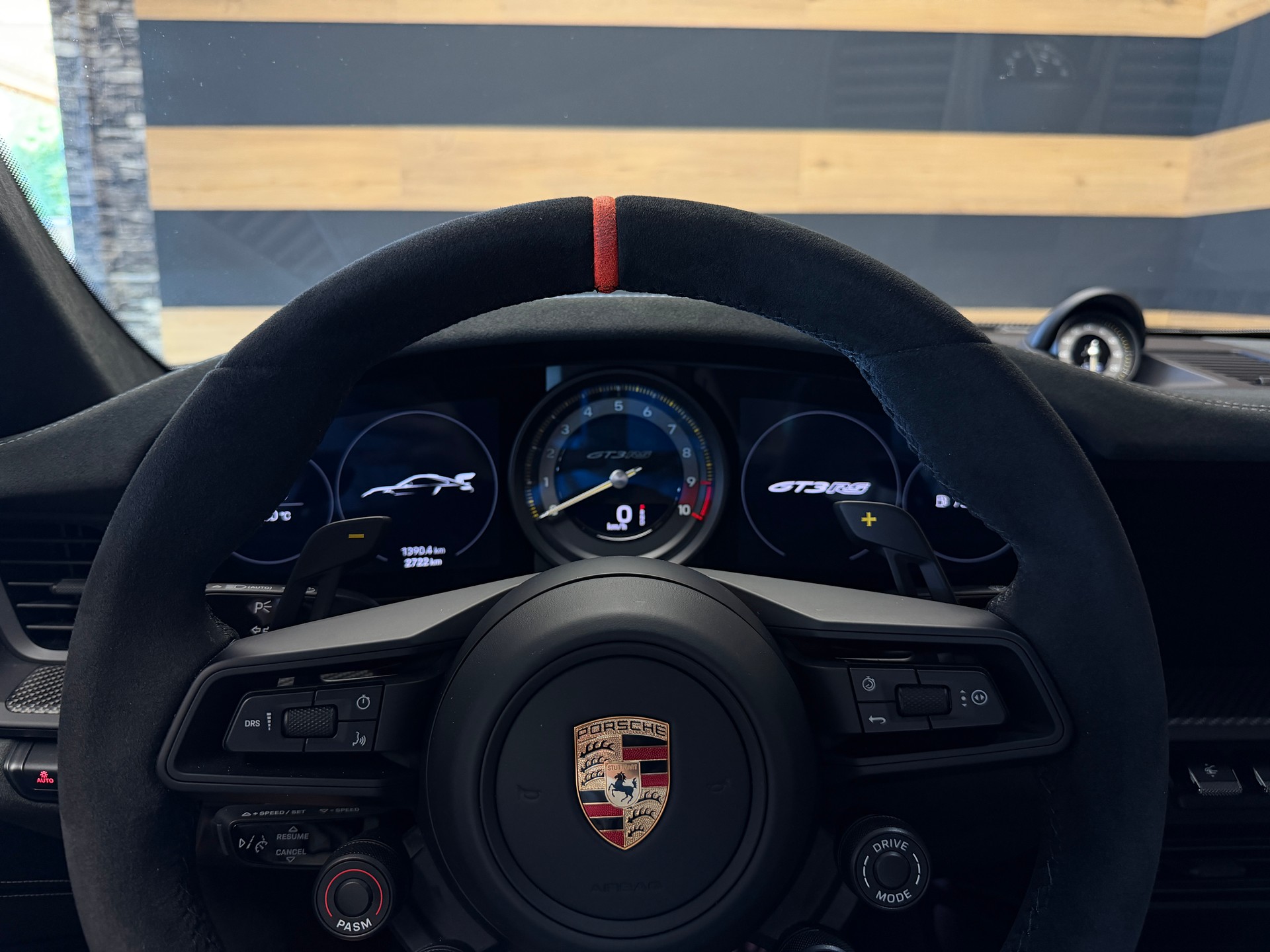 PORSCHE 911 GT3 RS-image-25
