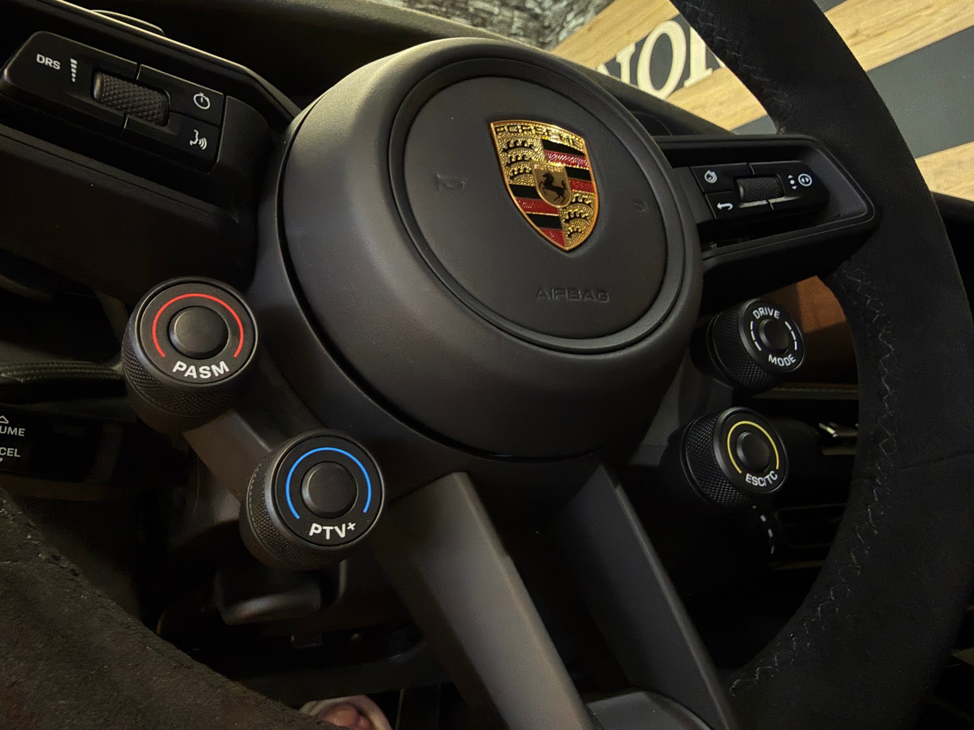 PORSCHE 911 GT3 RS-image-24