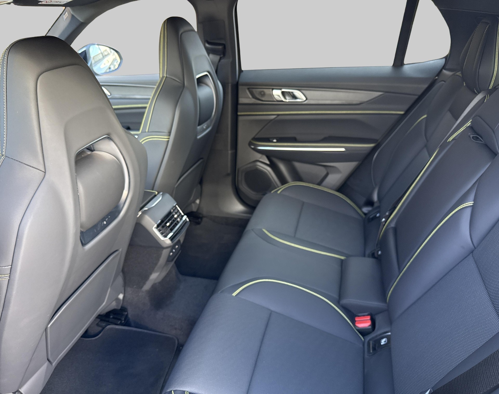 LYNK & CO 01 1.5 PHEV More-image-8