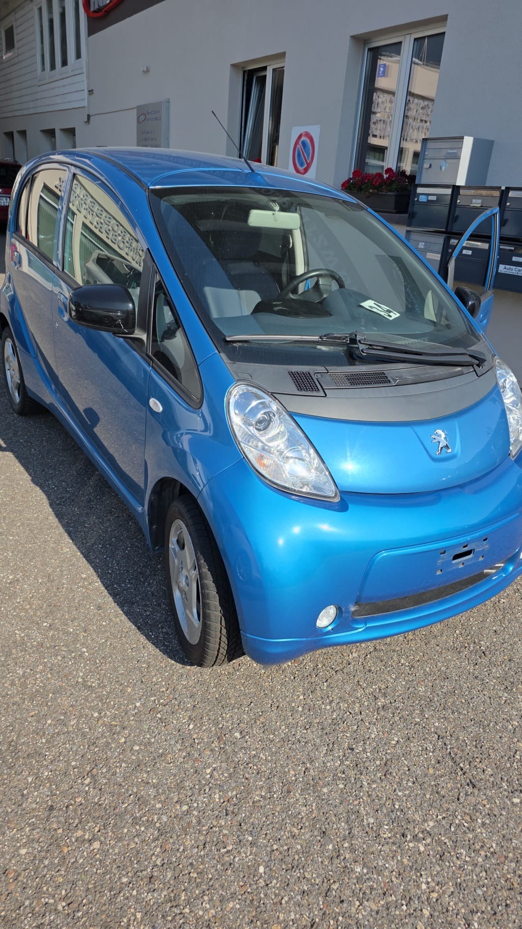 PEUGEOT iON Access-image-11