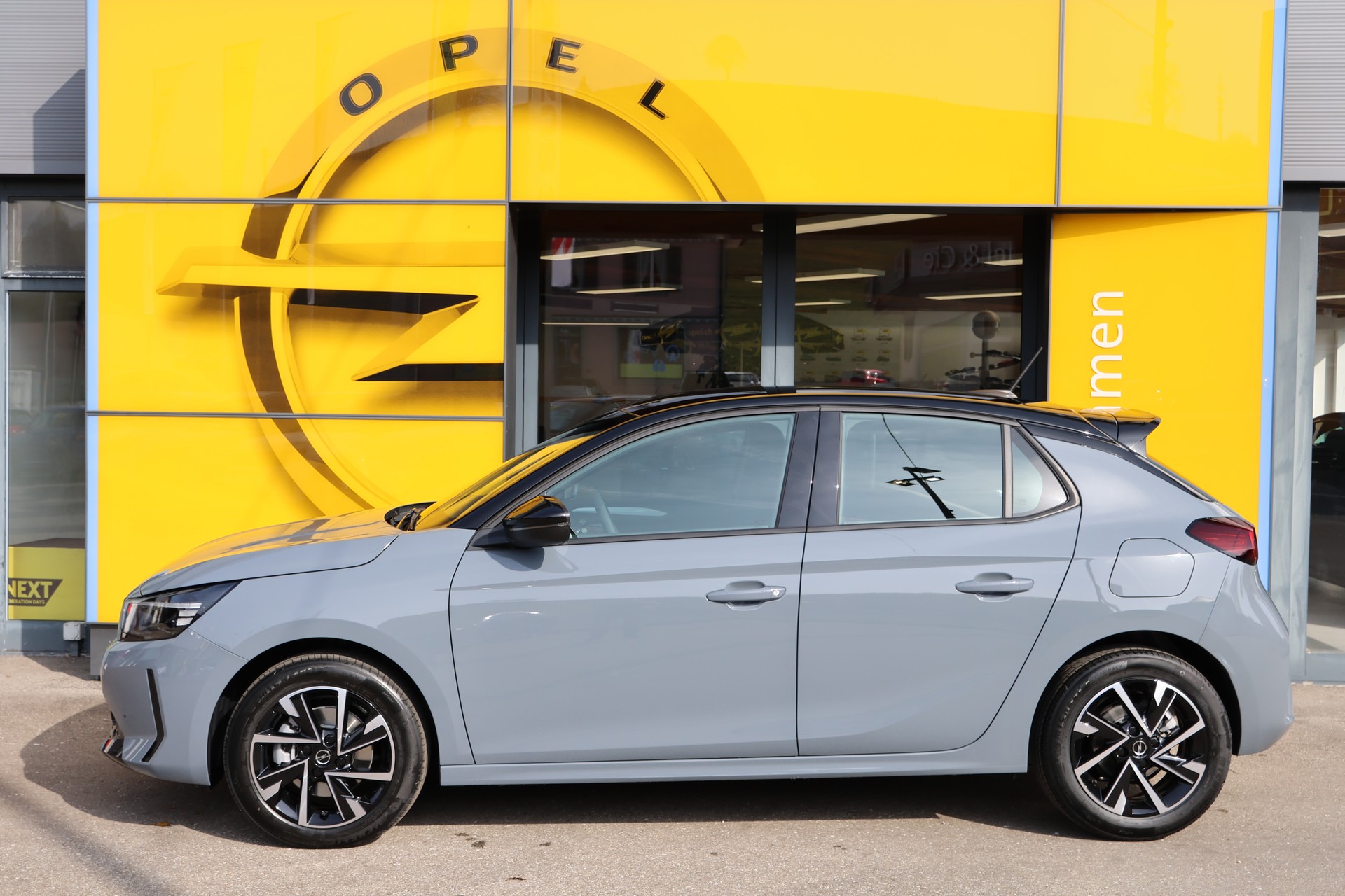 OPEL Corsa 1.2T MHEV Viva Limitiertes Sondermodell-image-1