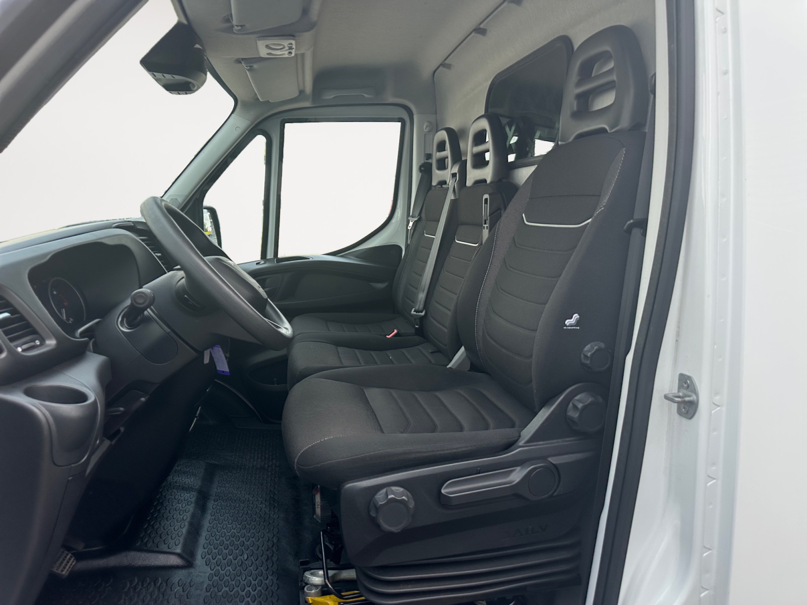 IVECO 35 S 16 A8 V Automatik-image-5