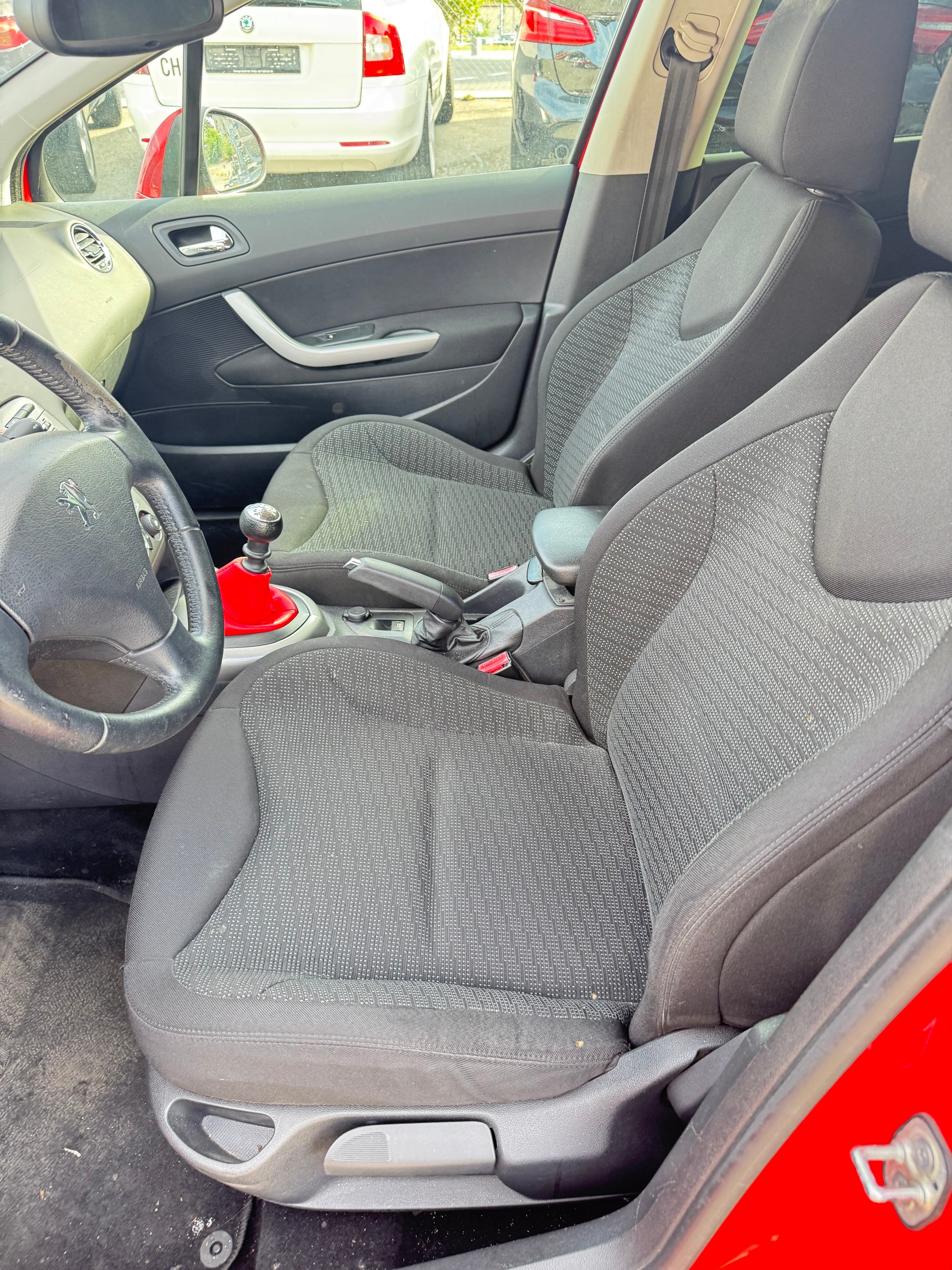 PEUGEOT 308 SW 1.6 HDI Trendy-image-8