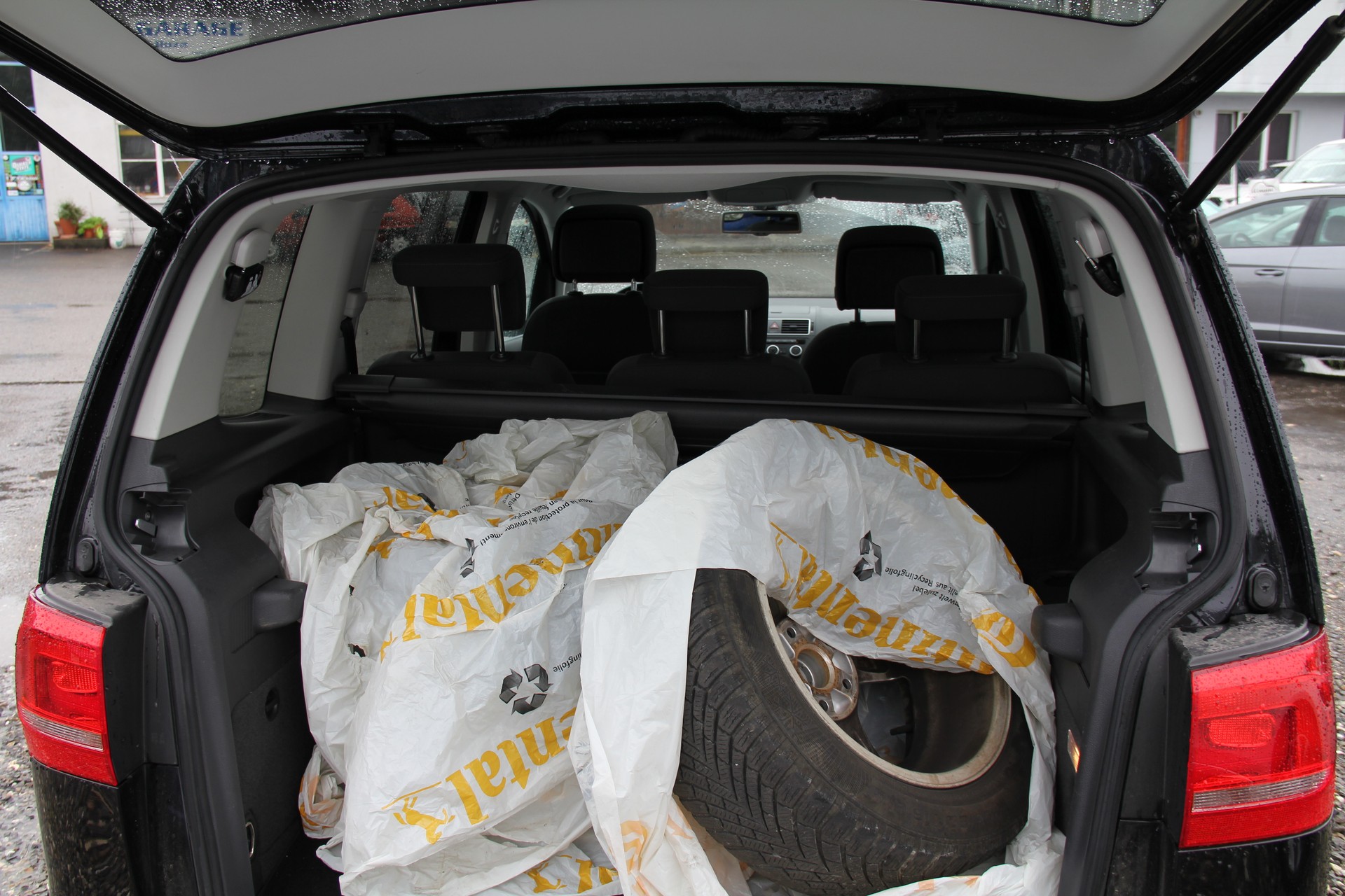 VW Touran 2.0 TDI BlueMotion Technology Design-image-4