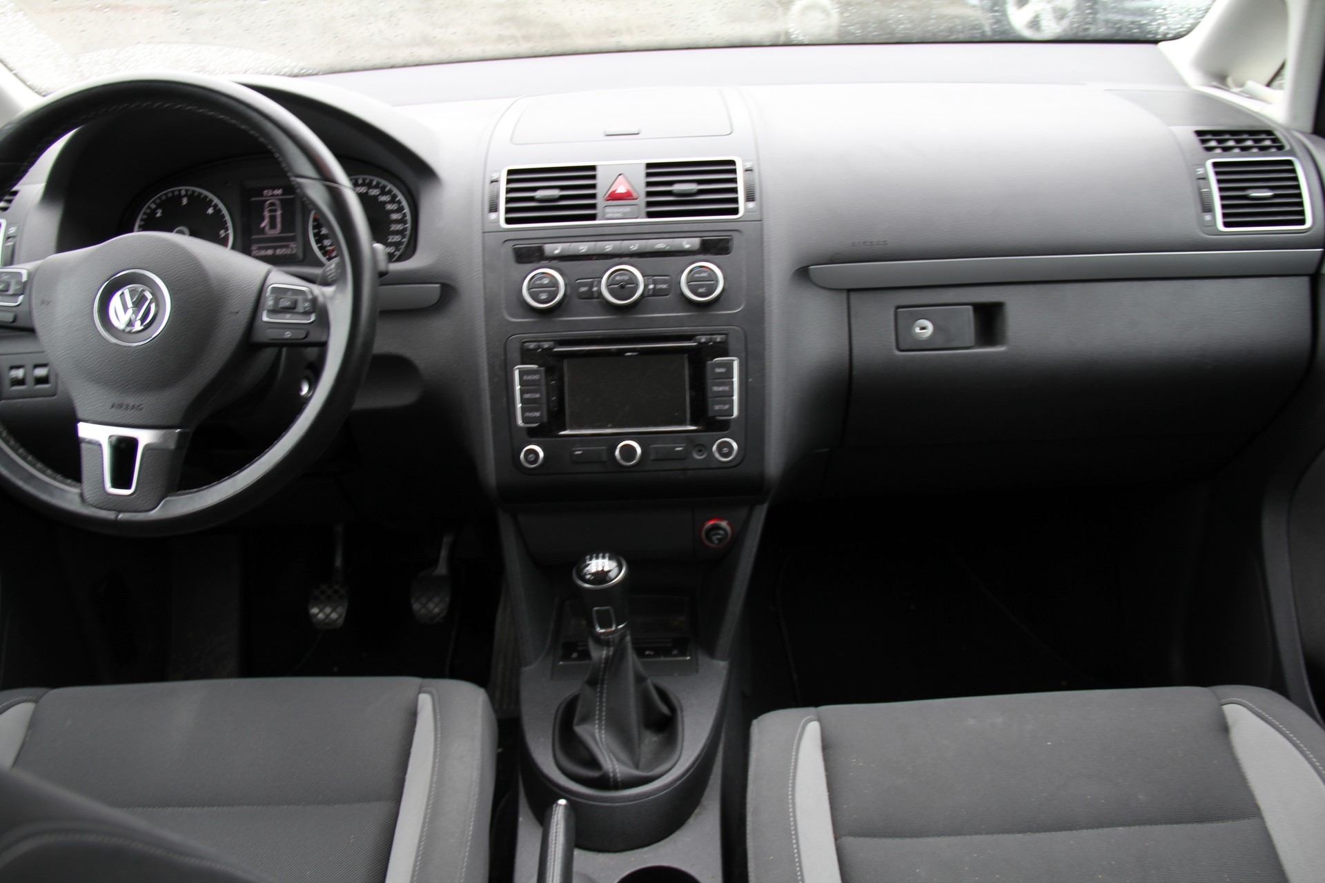 VW Touran 2.0 TDI BlueMotion Technology Design-image-6