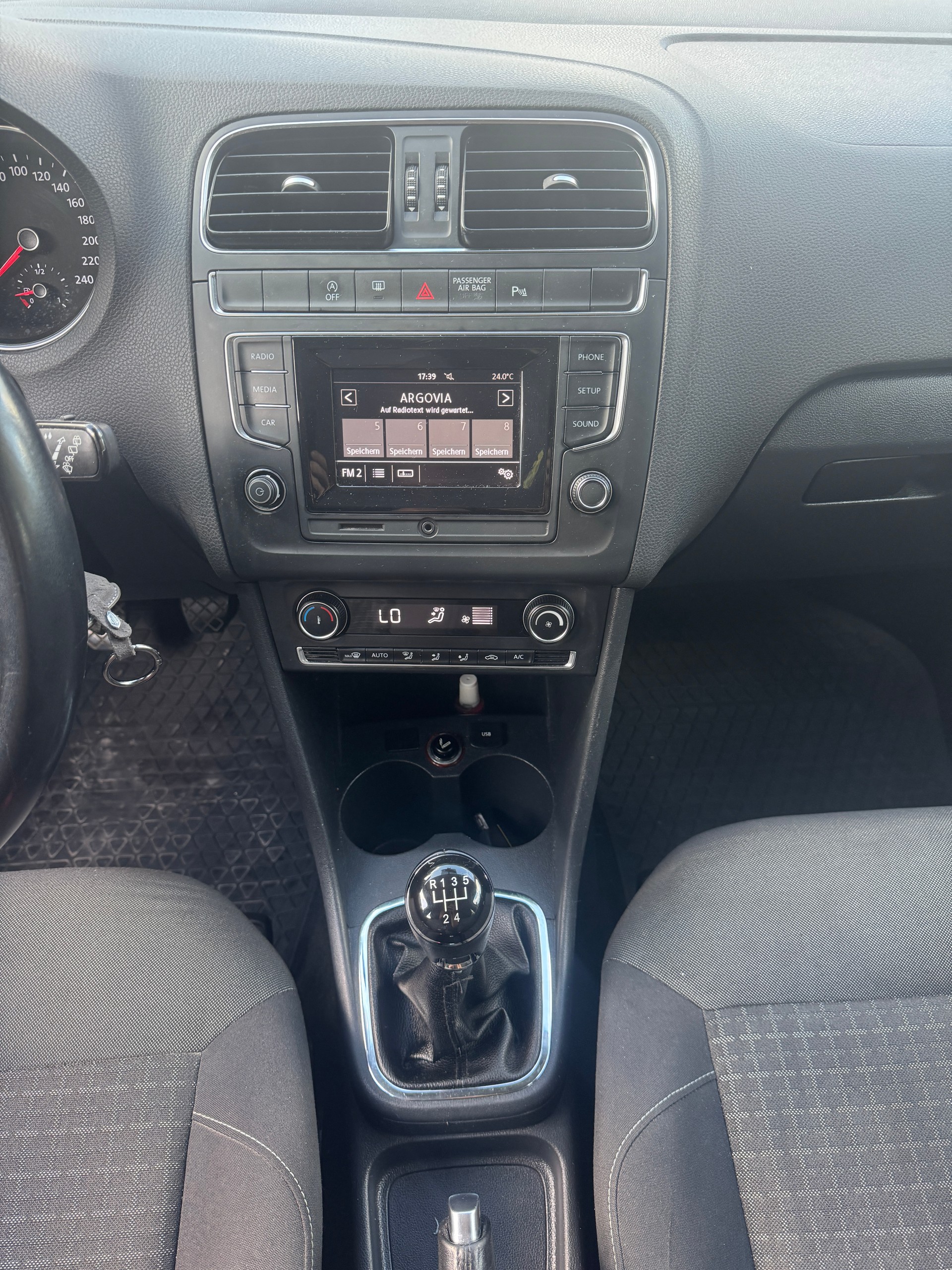 VW Polo 1.4 TDI BMT Highline-image-14